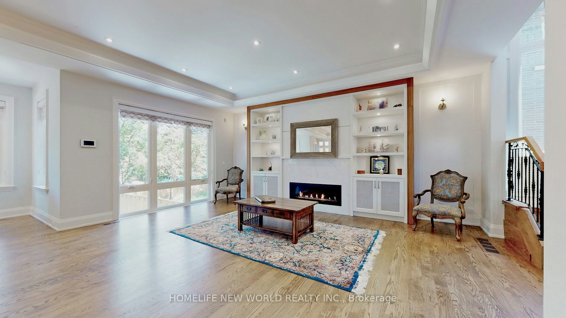 302 Johnston Avenue, Toronto, ON, M2N 1H7 - 4