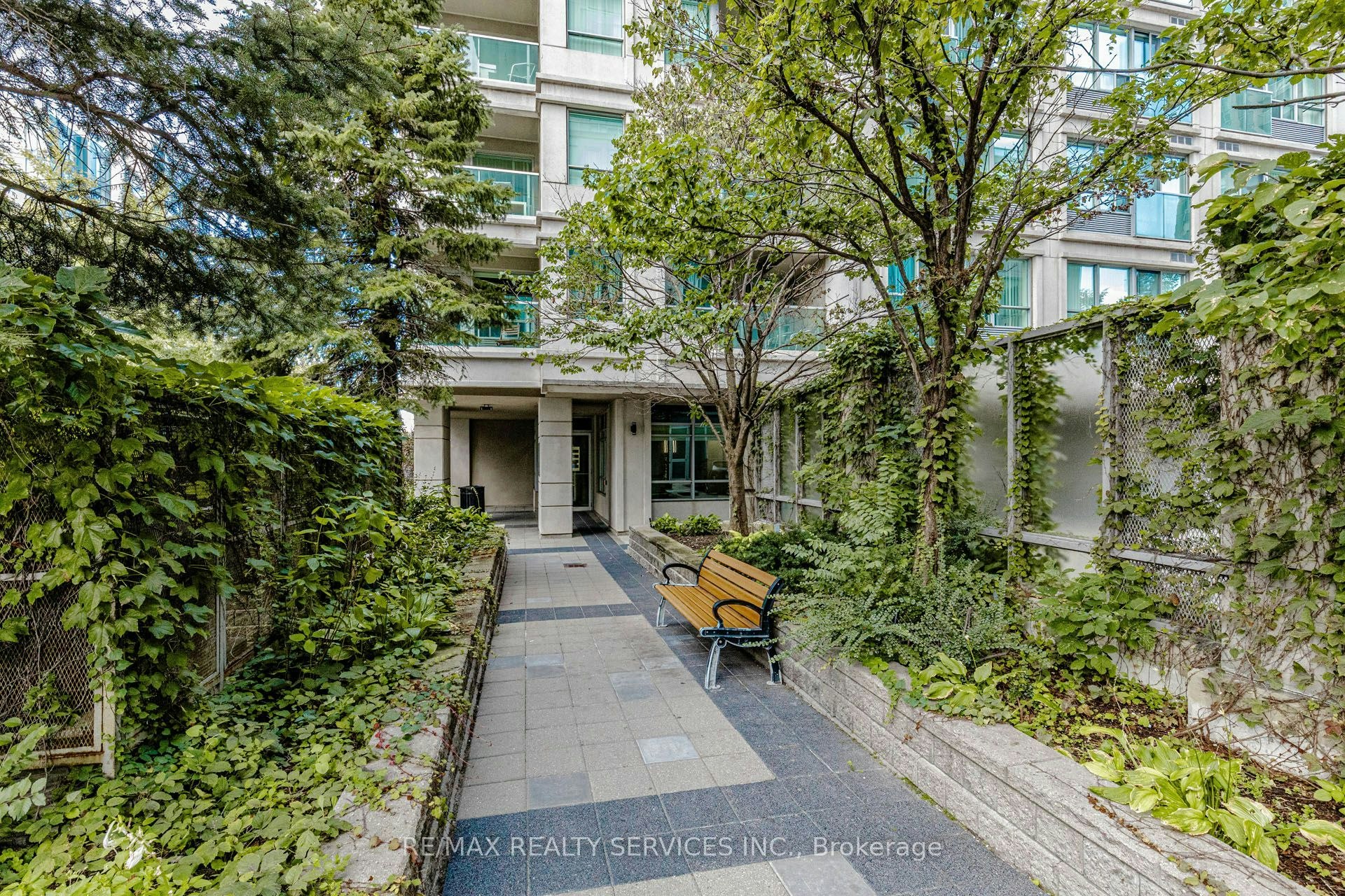 208-19 Avondale Avenue, Toronto, ON, M2N 0A6 - 3