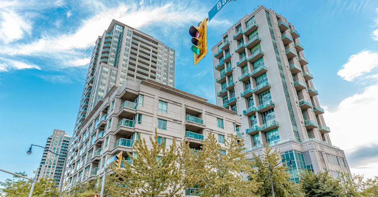 208-19 Avondale Avenue, Toronto, ON, M2N 0A6
