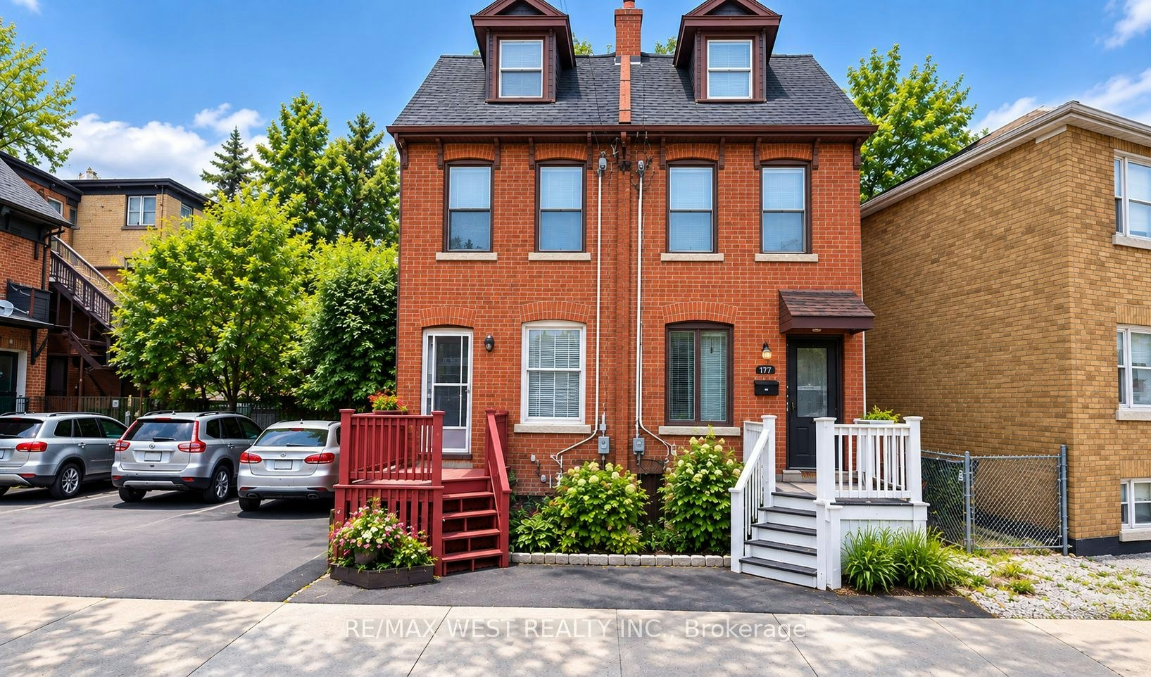 301 Dupont Street, Toronto, ON, M5R 1W1