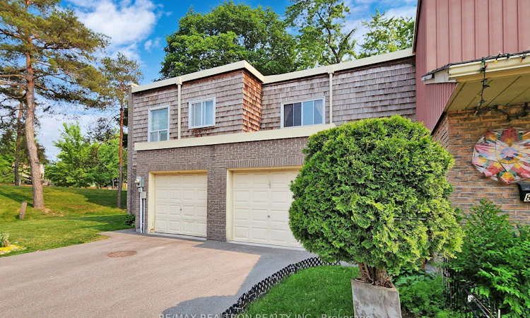 83 Thorny Vine Way