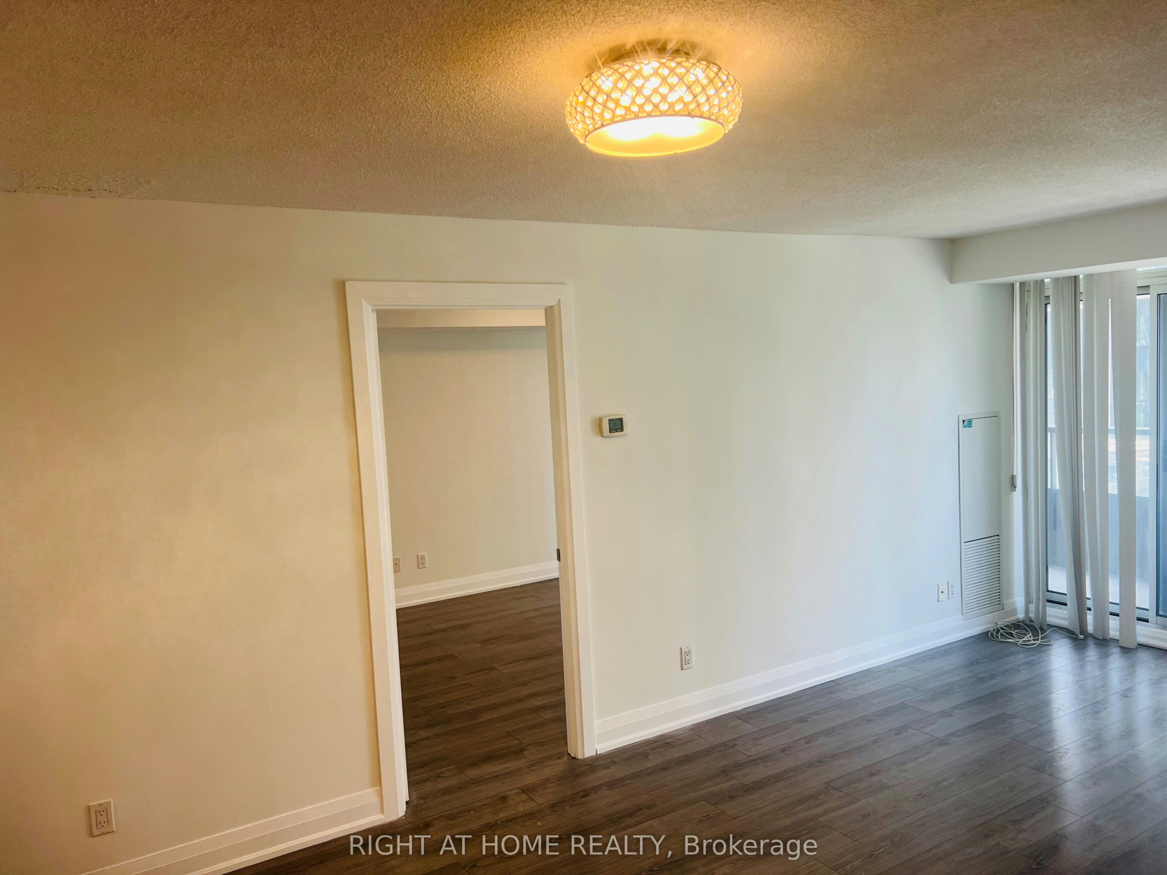 817-35 Hollywood Avenue, Toronto, ON, M2N 0A9 - 18