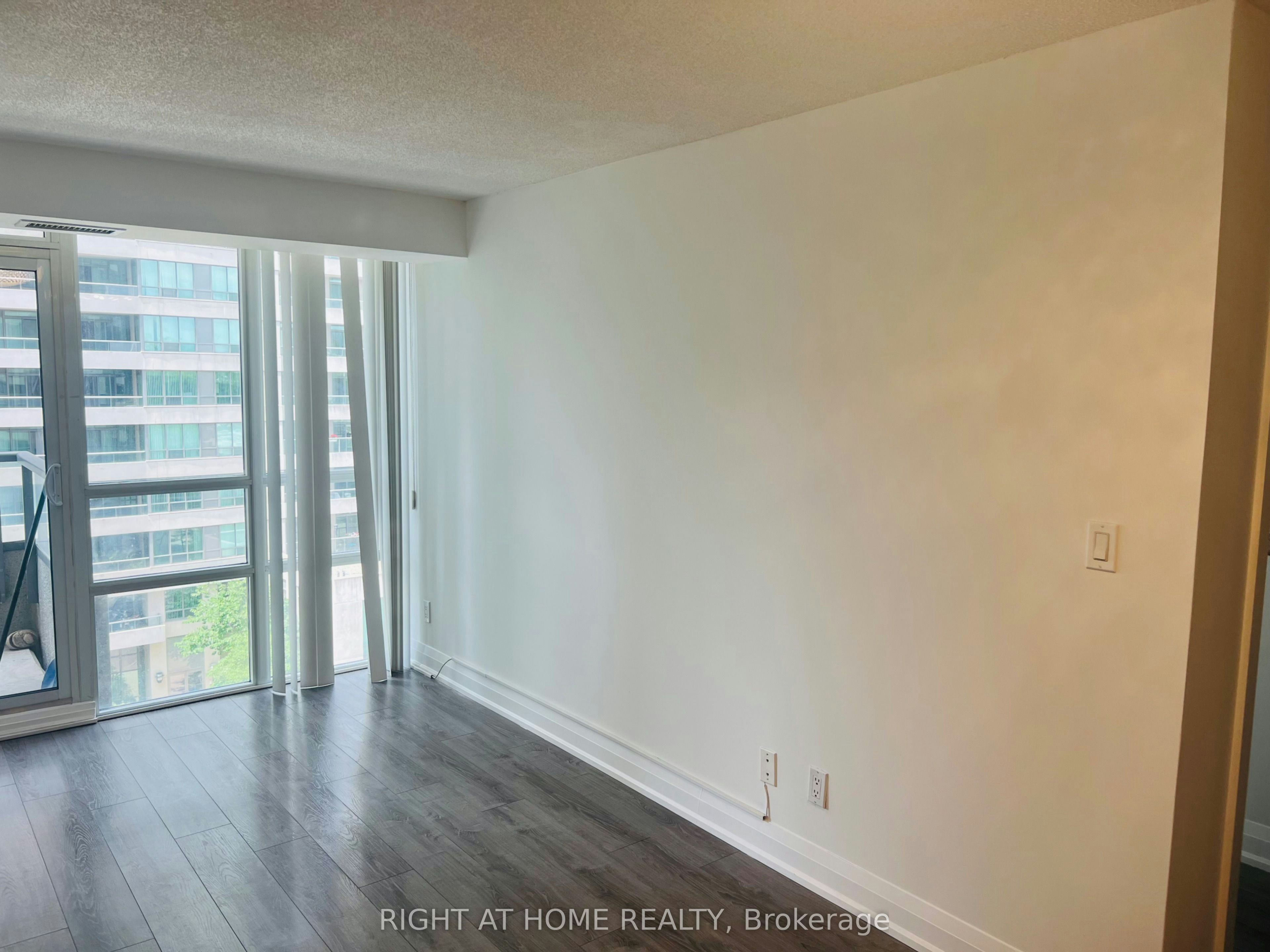 817-35 Hollywood Avenue, Toronto, ON, M2N 0A9 - 21