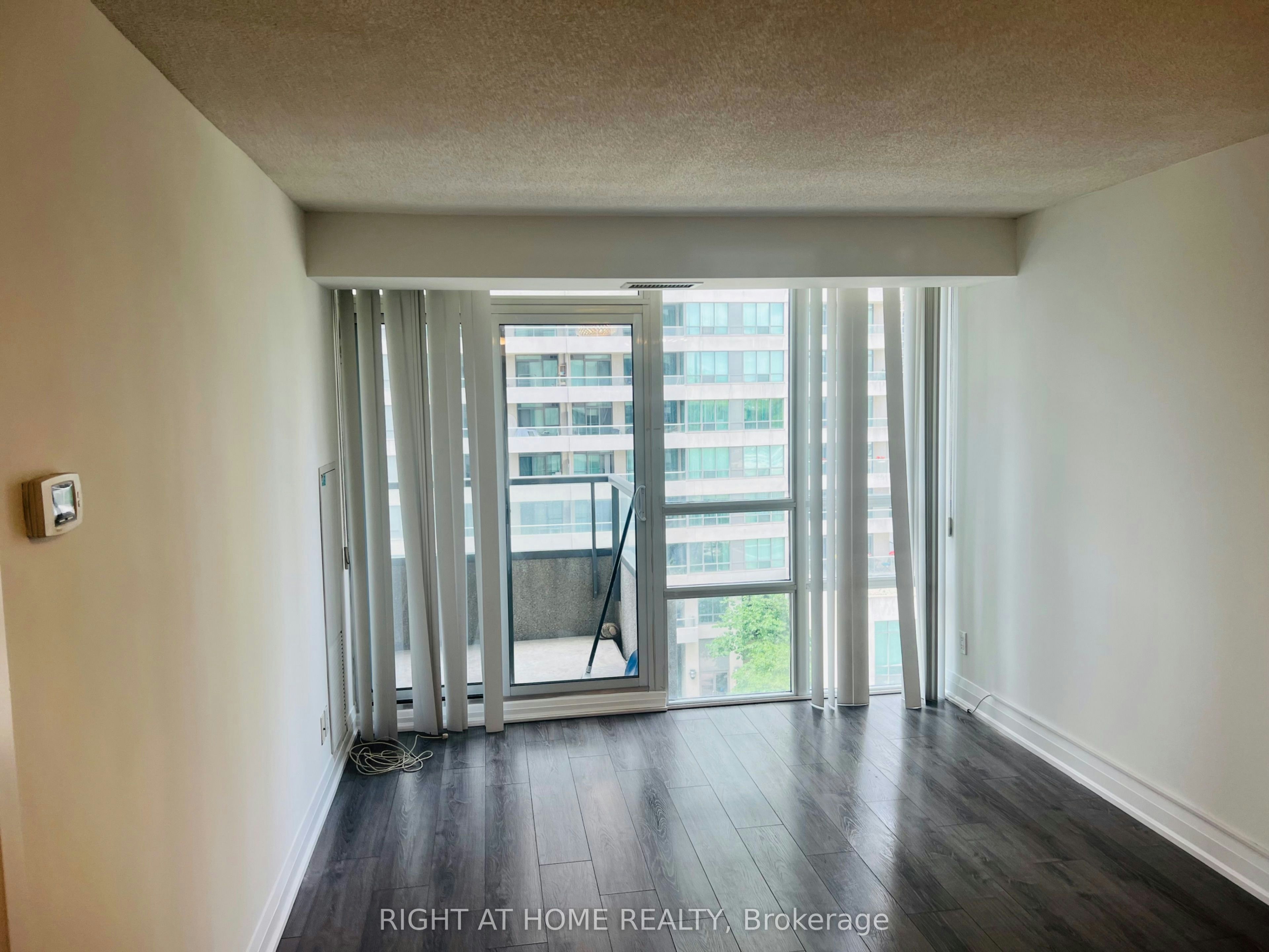 817-35 Hollywood Avenue, Toronto, ON, M2N 0A9 - 22