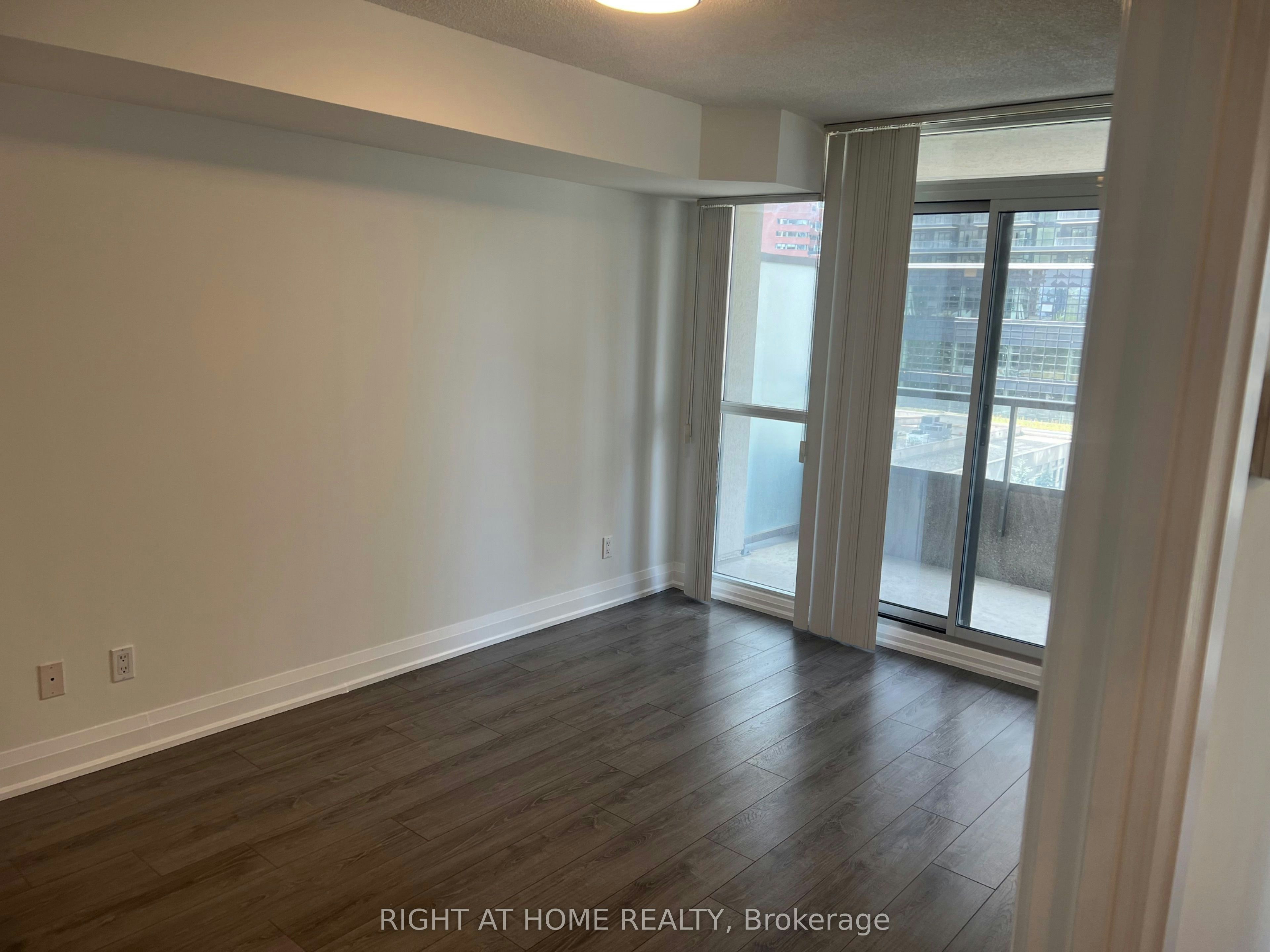 817-35 Hollywood Avenue, Toronto, ON, M2N 0A9 - 5