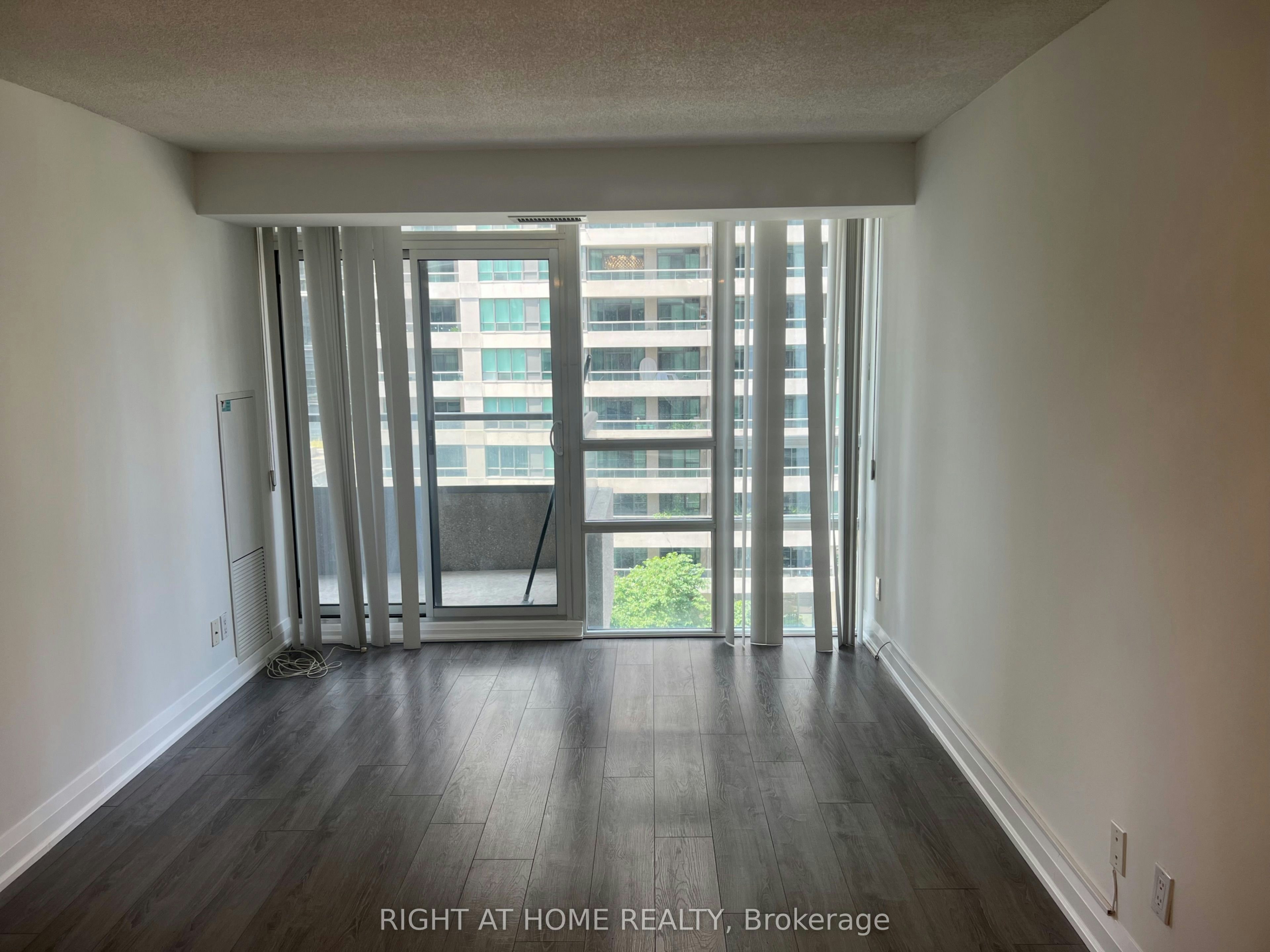 817-35 Hollywood Avenue, Toronto, ON, M2N 0A9 - 6