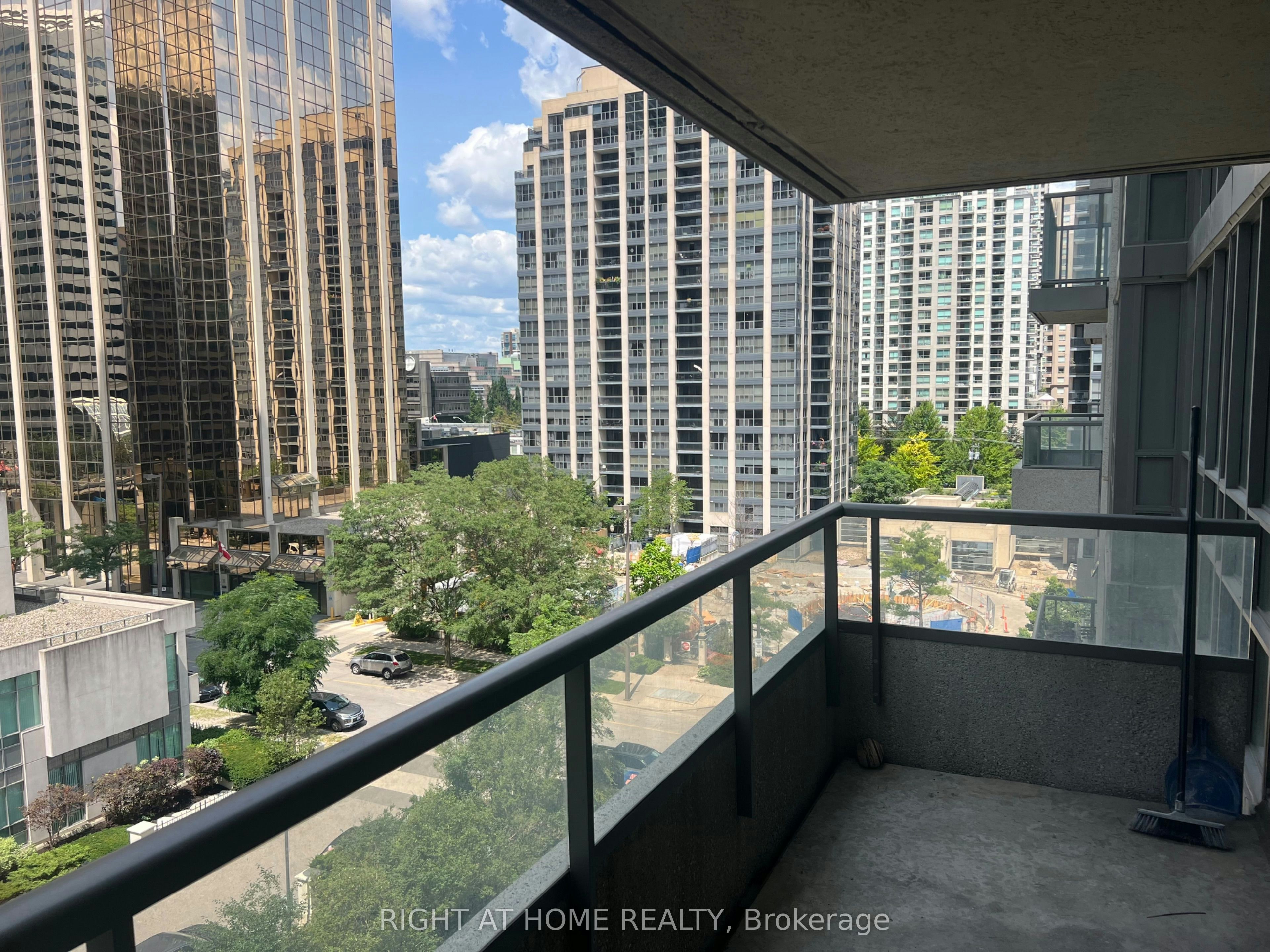 817-35 Hollywood Avenue, Toronto, ON, M2N 0A9 - 29