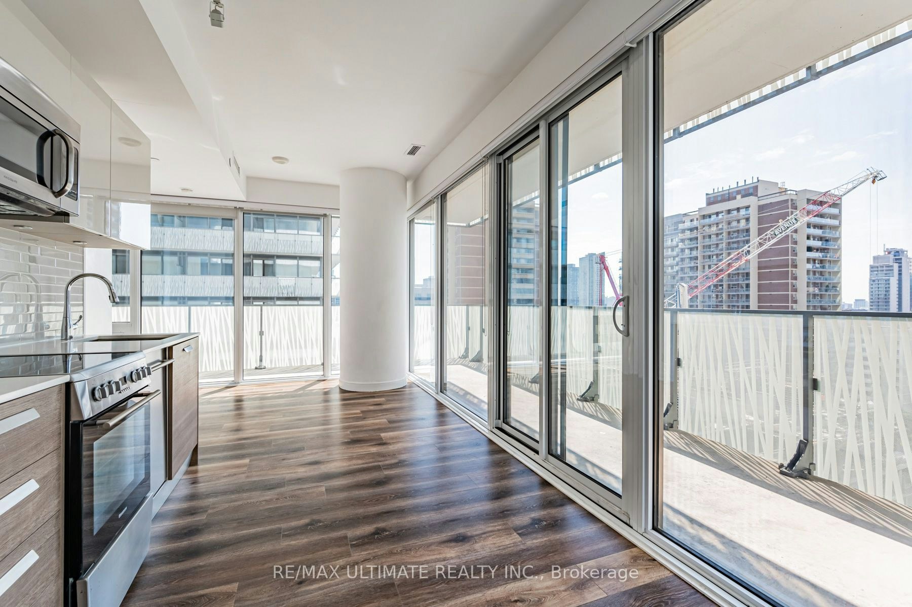1402-42 Charles Street E, Toronto, ON, M4Y 0B7