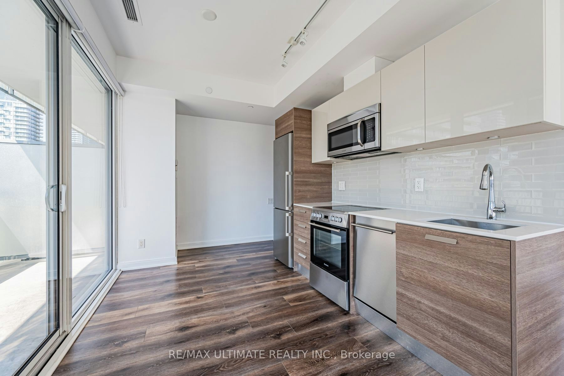 1402-42 Charles Street E, Toronto, ON, M4Y 0B7 - 6