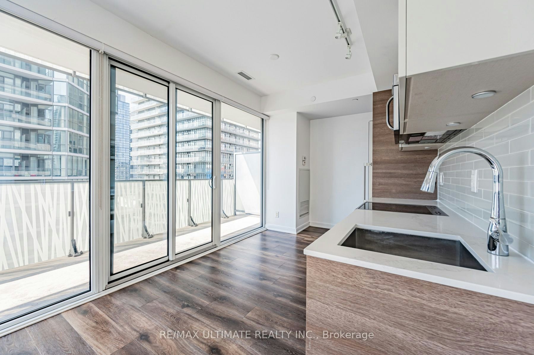 1402-42 Charles Street E, Toronto, ON, M4Y 0B7 - 7