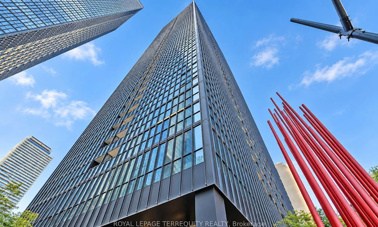 2509-110 Charles Street E
