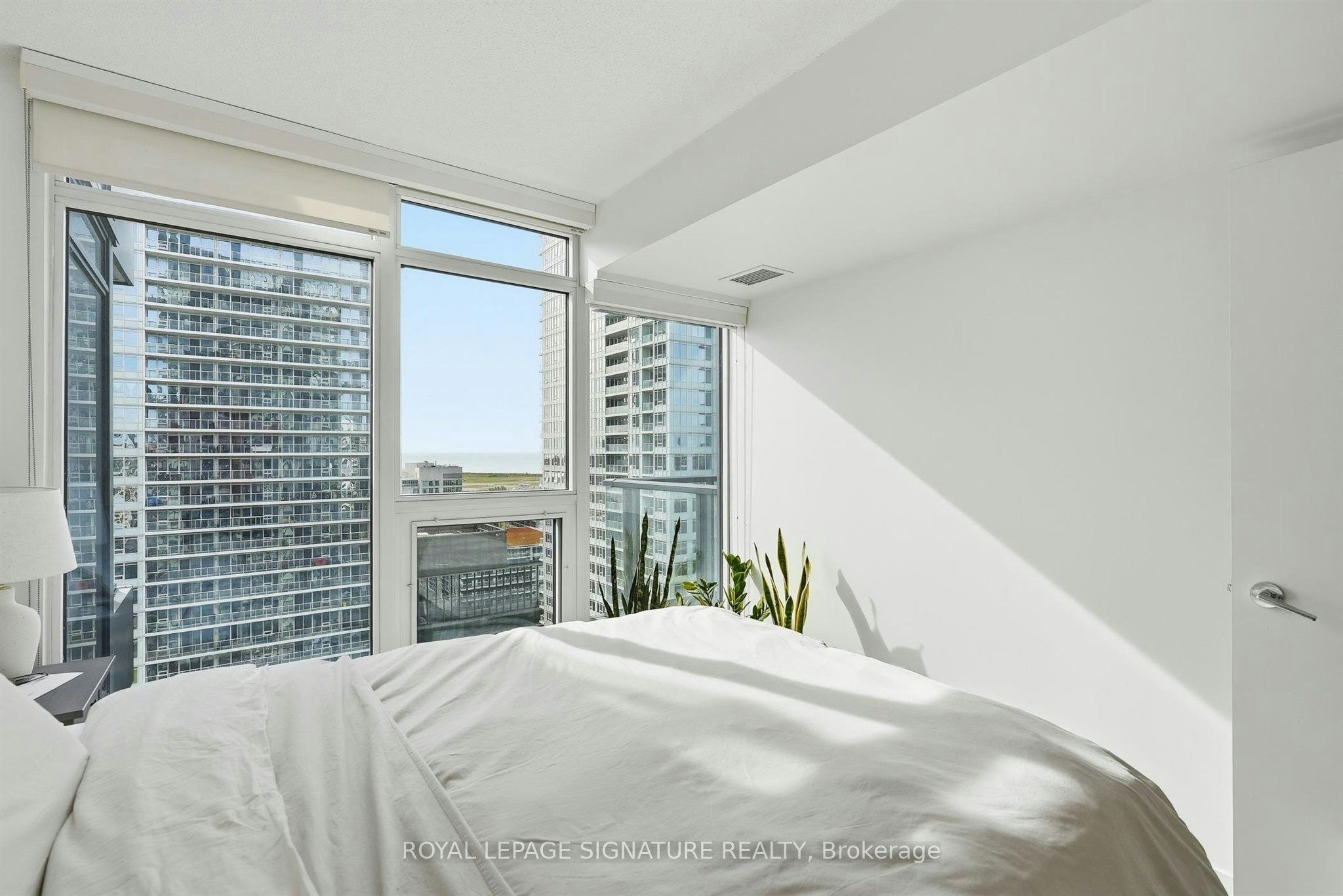 2115-70 Queens Wharf Road, Toronto, ON, M5V 0J2 - 12
