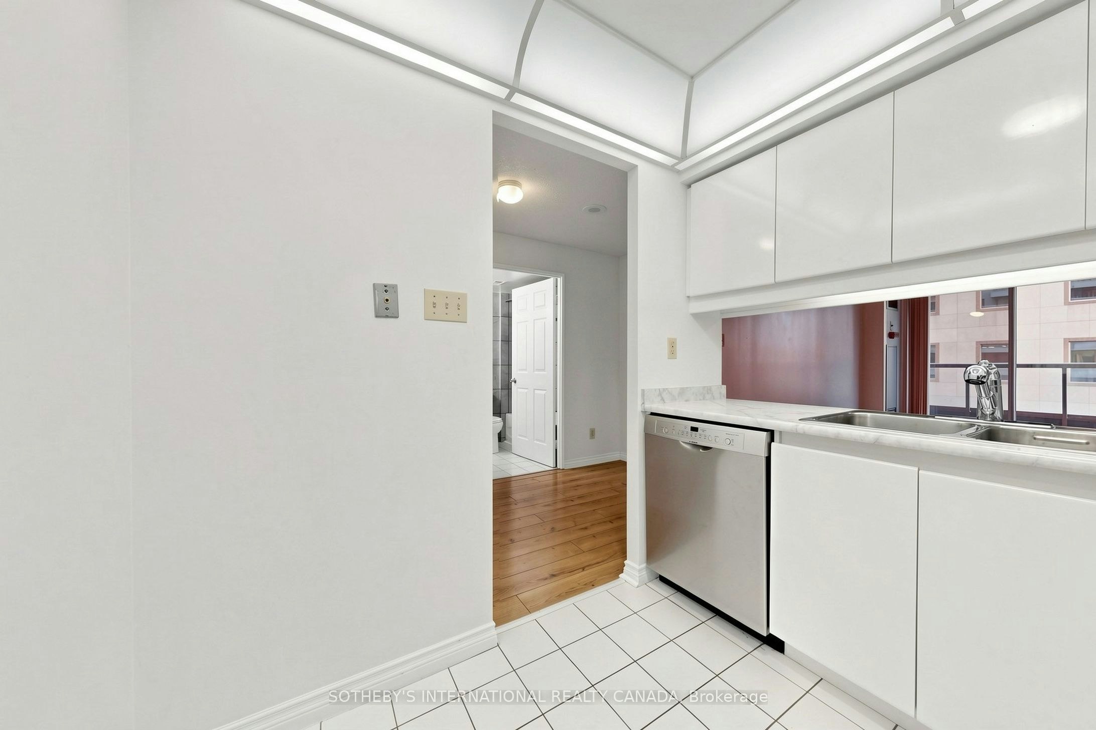 502-736 Bay Street, Toronto, ON, M5G 2M4 - 11