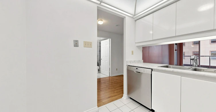 502-736 Bay Street, Toronto, ON, M5G 2M4 - 11