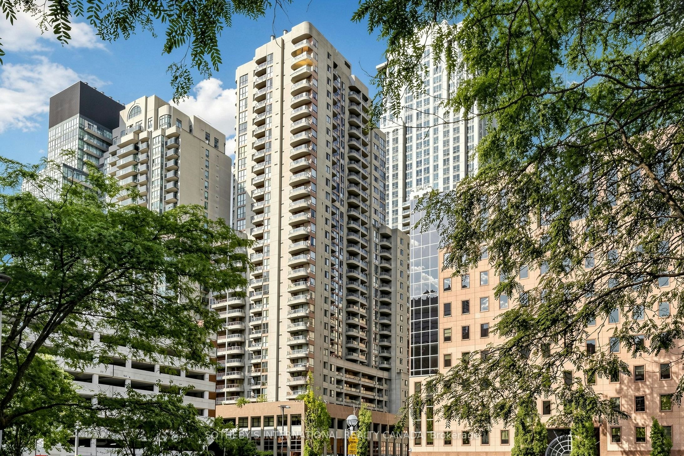 502-736 Bay Street, Toronto, ON, M5G 2M4