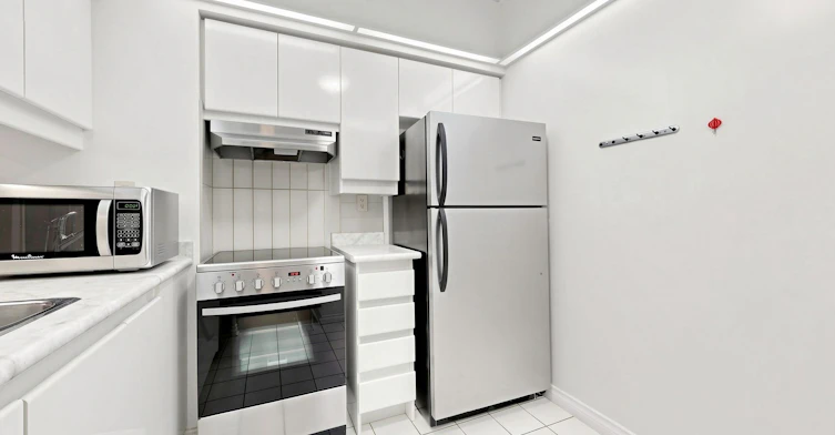 502-736 Bay Street, Toronto, ON, M5G 2M4 - 9
