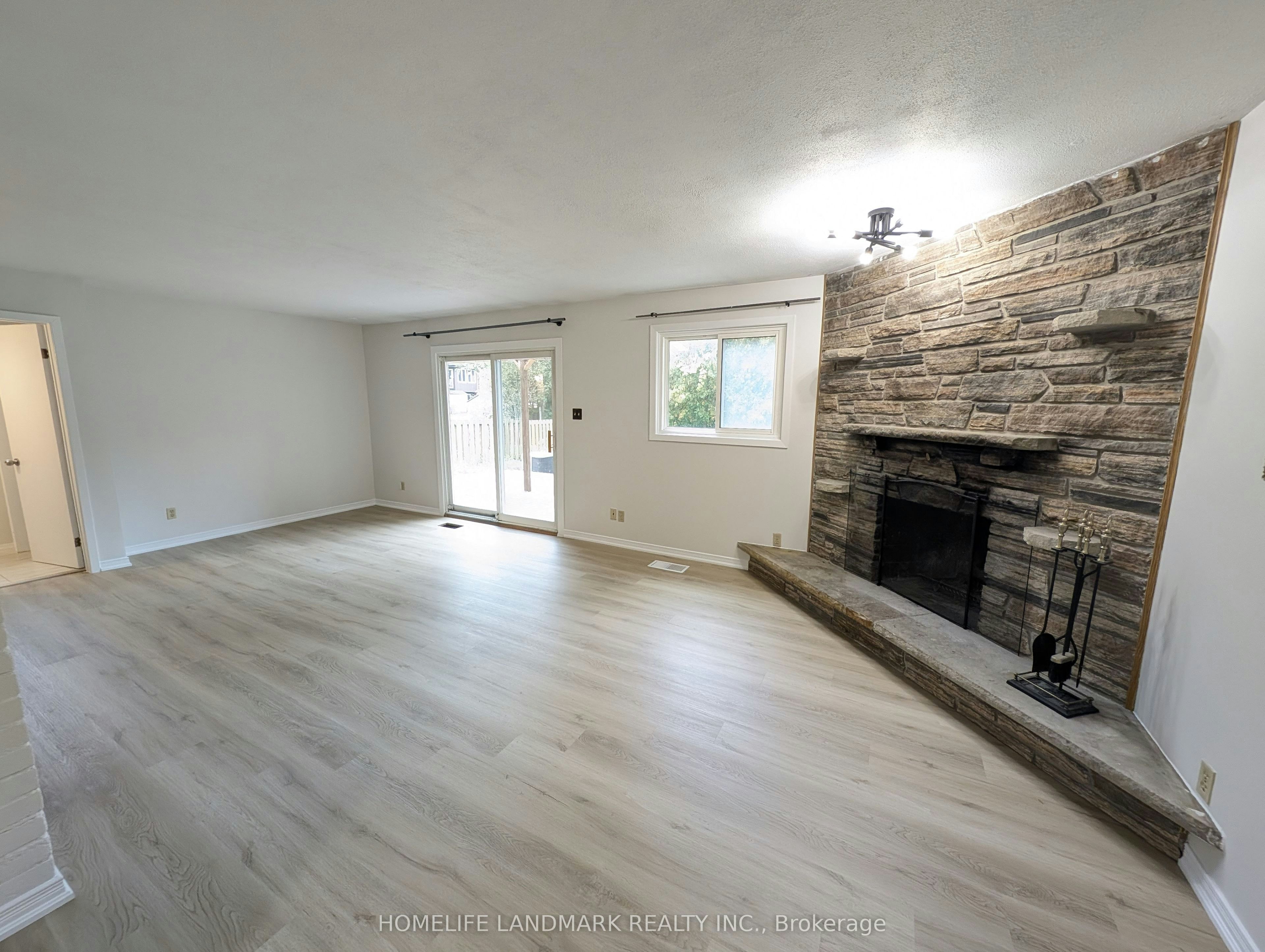 22 Threadneedle Crescent, Toronto, ON, M2H 1Z4 - 7