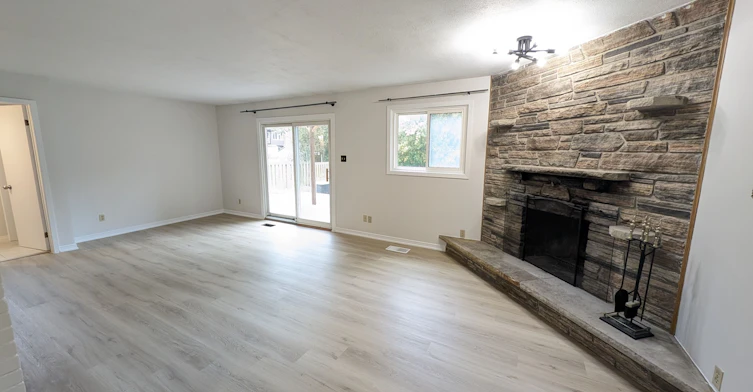 22 Threadneedle Crescent, Toronto, ON, M2H 1Z4 - 7