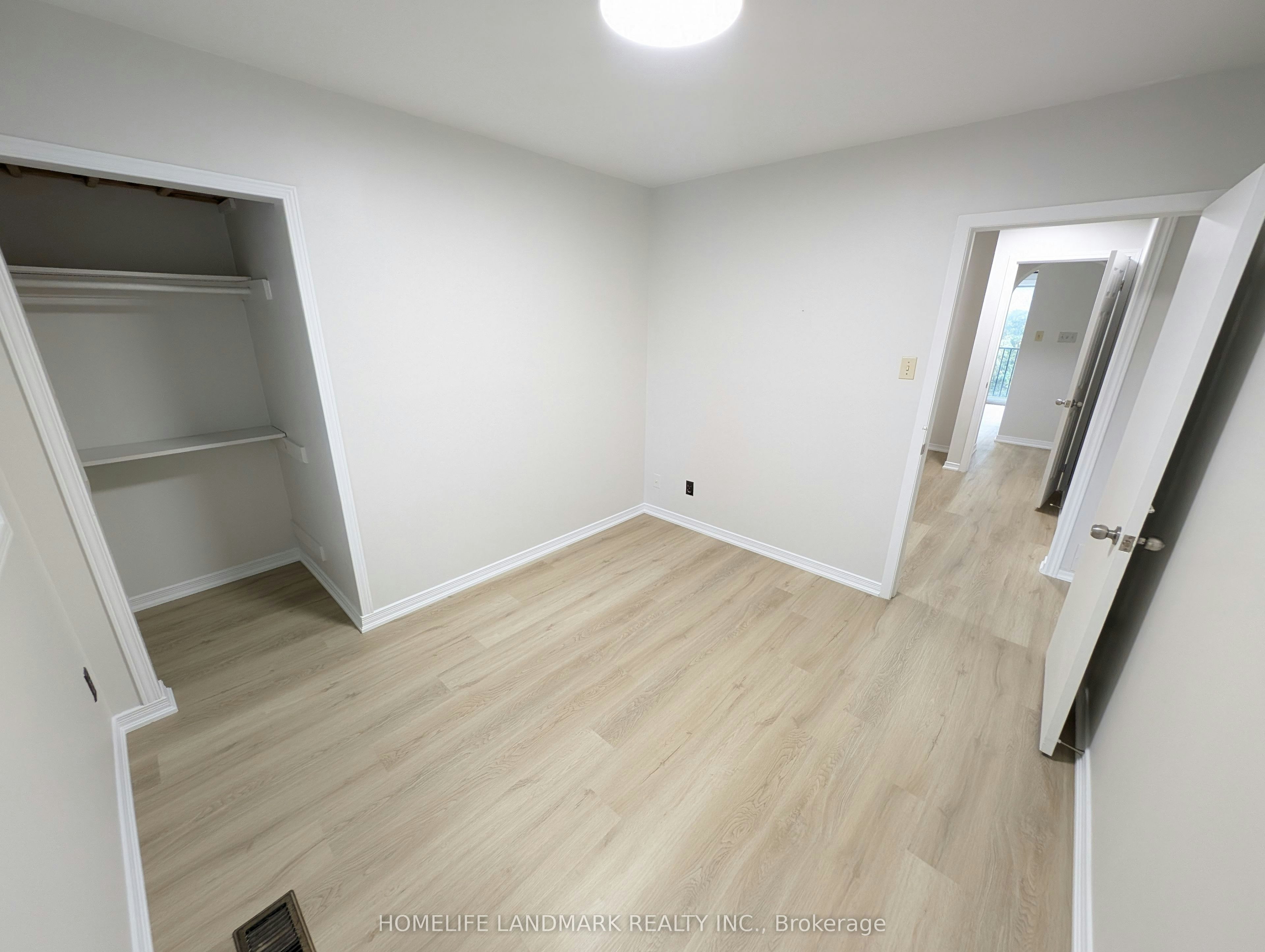 22 Threadneedle Crescent, Toronto, ON, M2H 1Z4 - 17