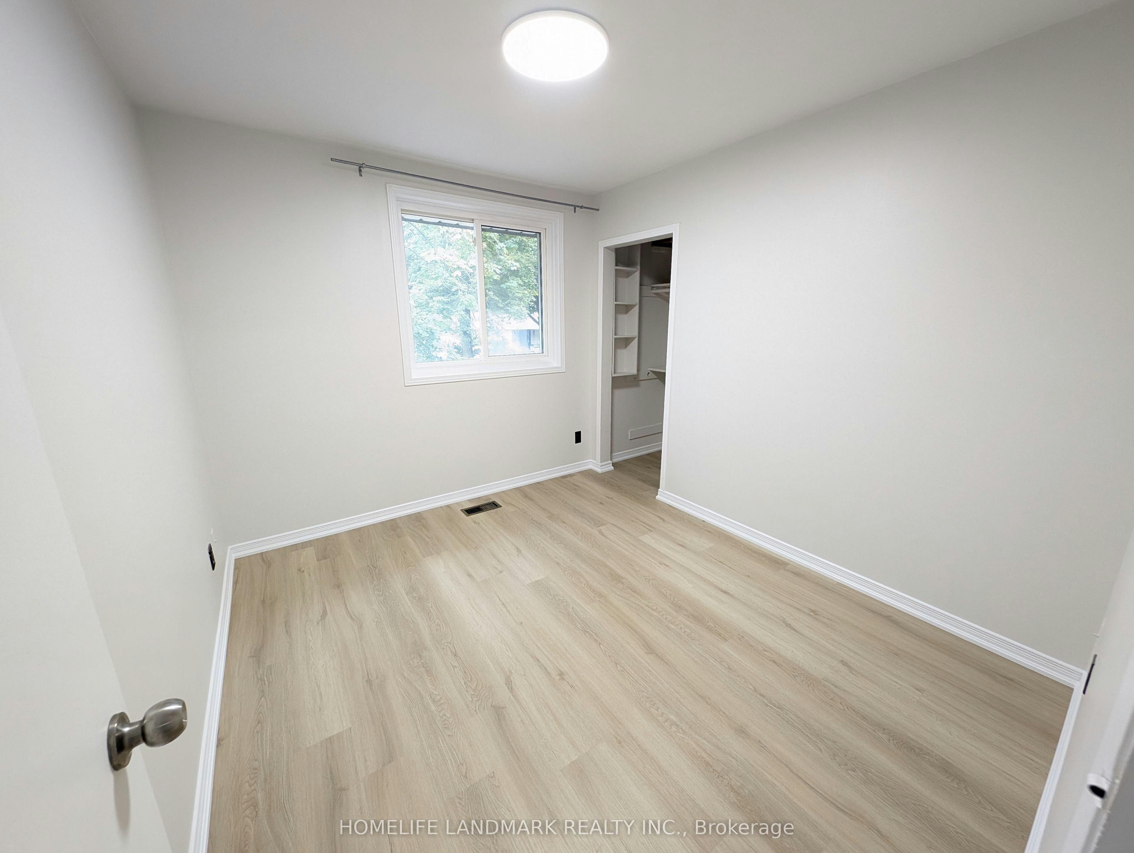 22 Threadneedle Crescent, Toronto, ON, M2H 1Z4 - 16