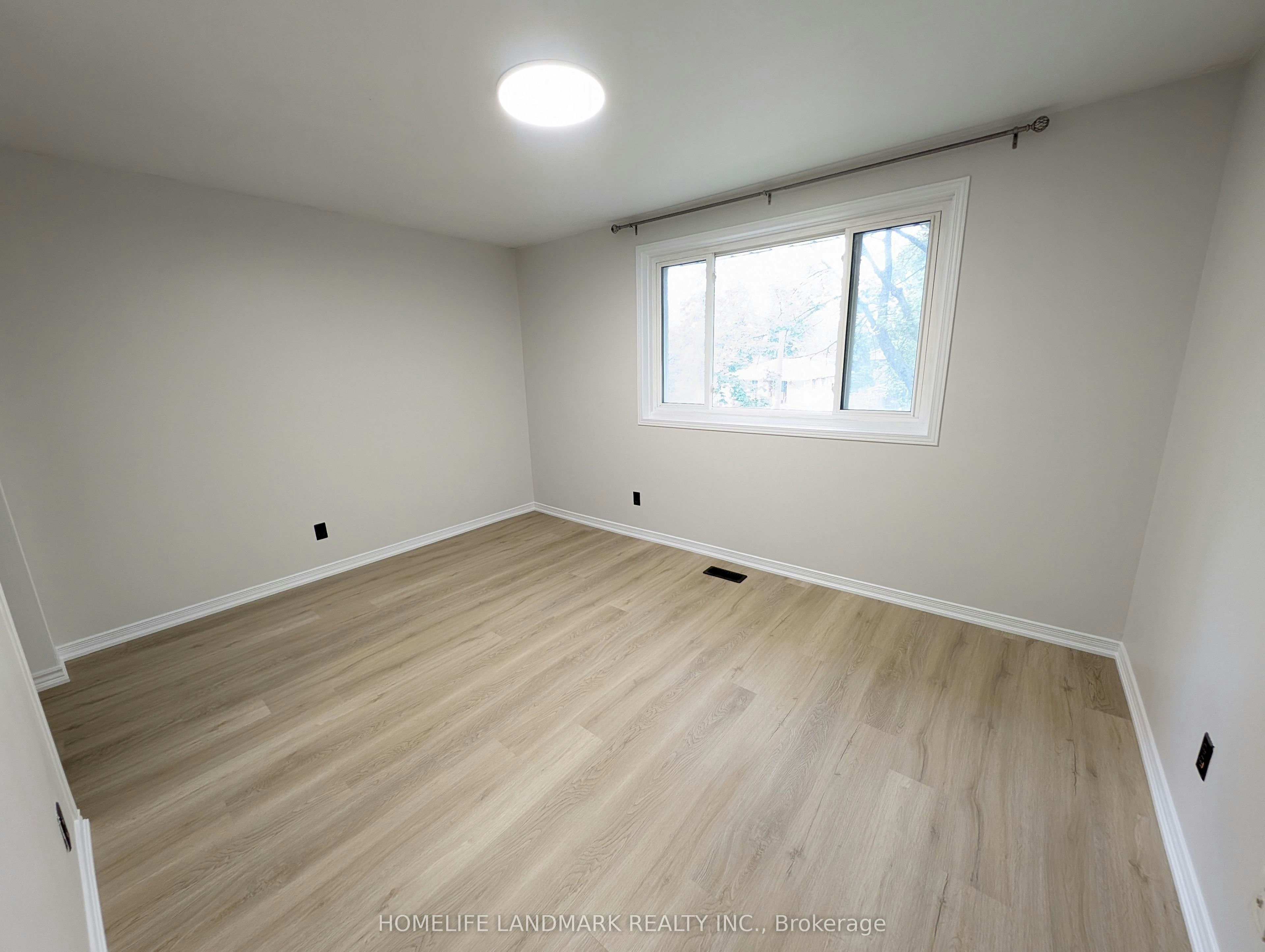 22 Threadneedle Crescent, Toronto, ON, M2H 1Z4 - 18