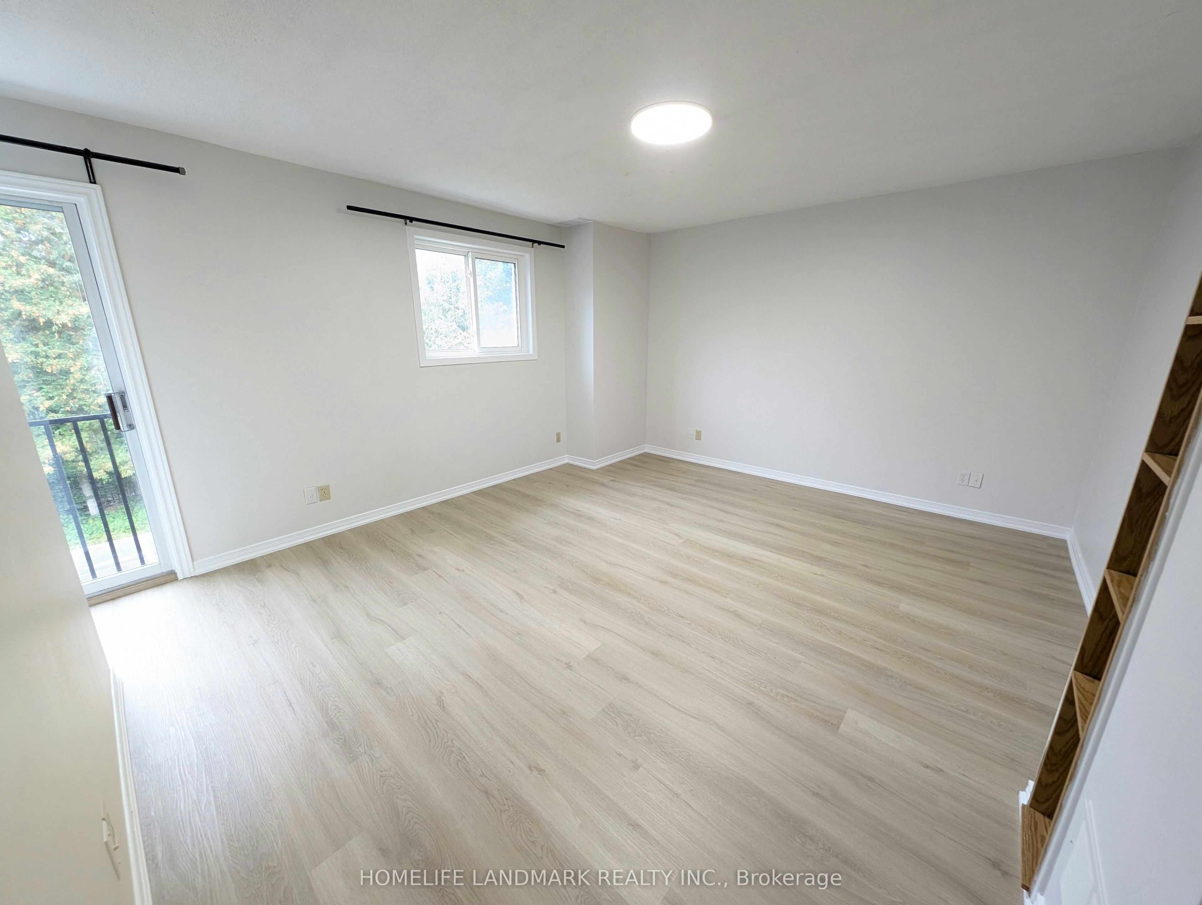 22 Threadneedle Crescent, Toronto, ON, M2H 1Z4 - 11