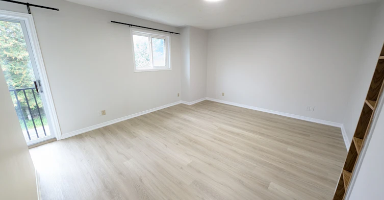 22 Threadneedle Crescent, Toronto, ON, M2H 1Z4 - 11