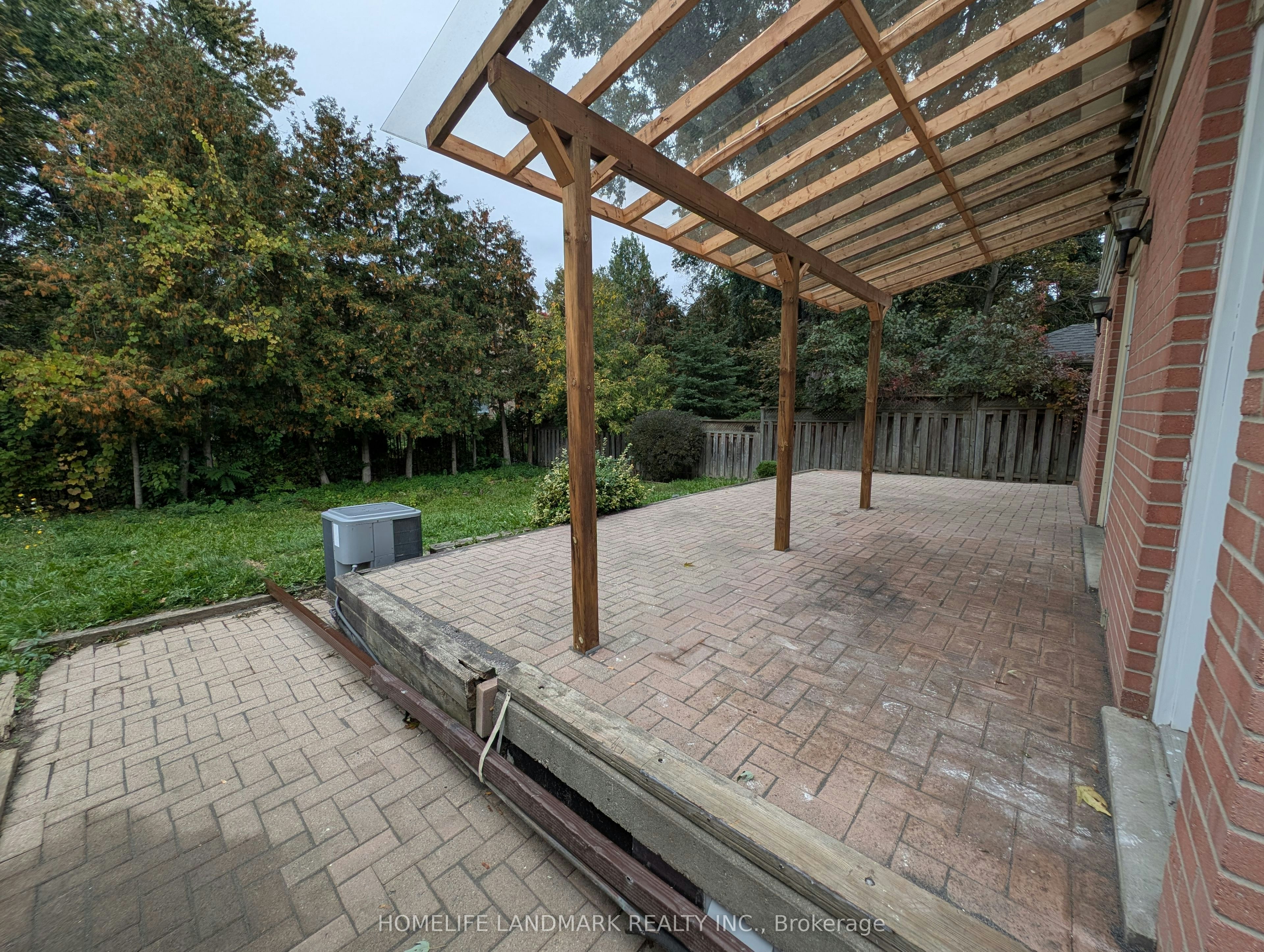 22 Threadneedle Crescent, Toronto, ON, M2H 1Z4 - 26