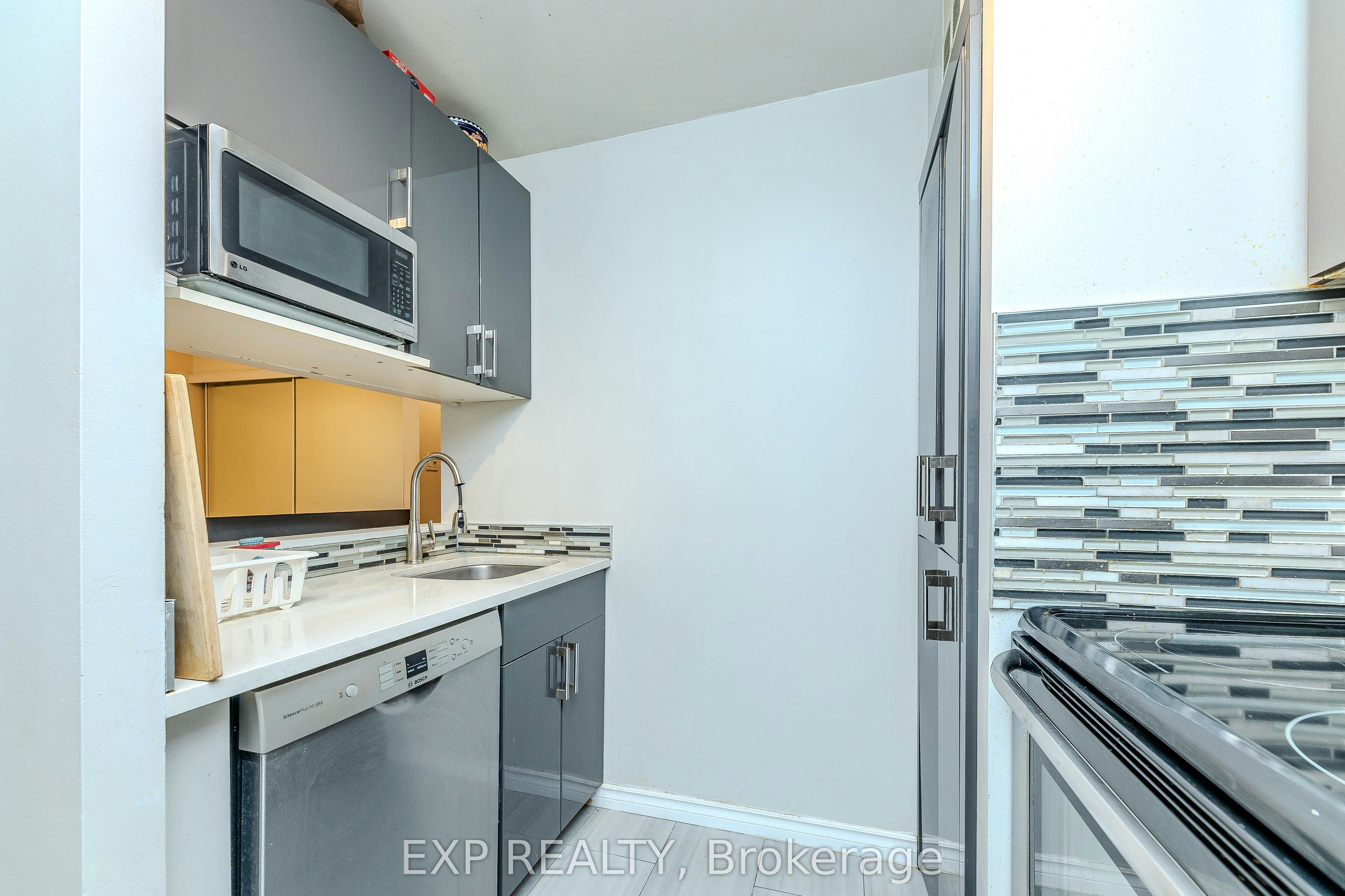 1515-1055 Bay Street, Toronto, ON, M5S 3A3 - 7