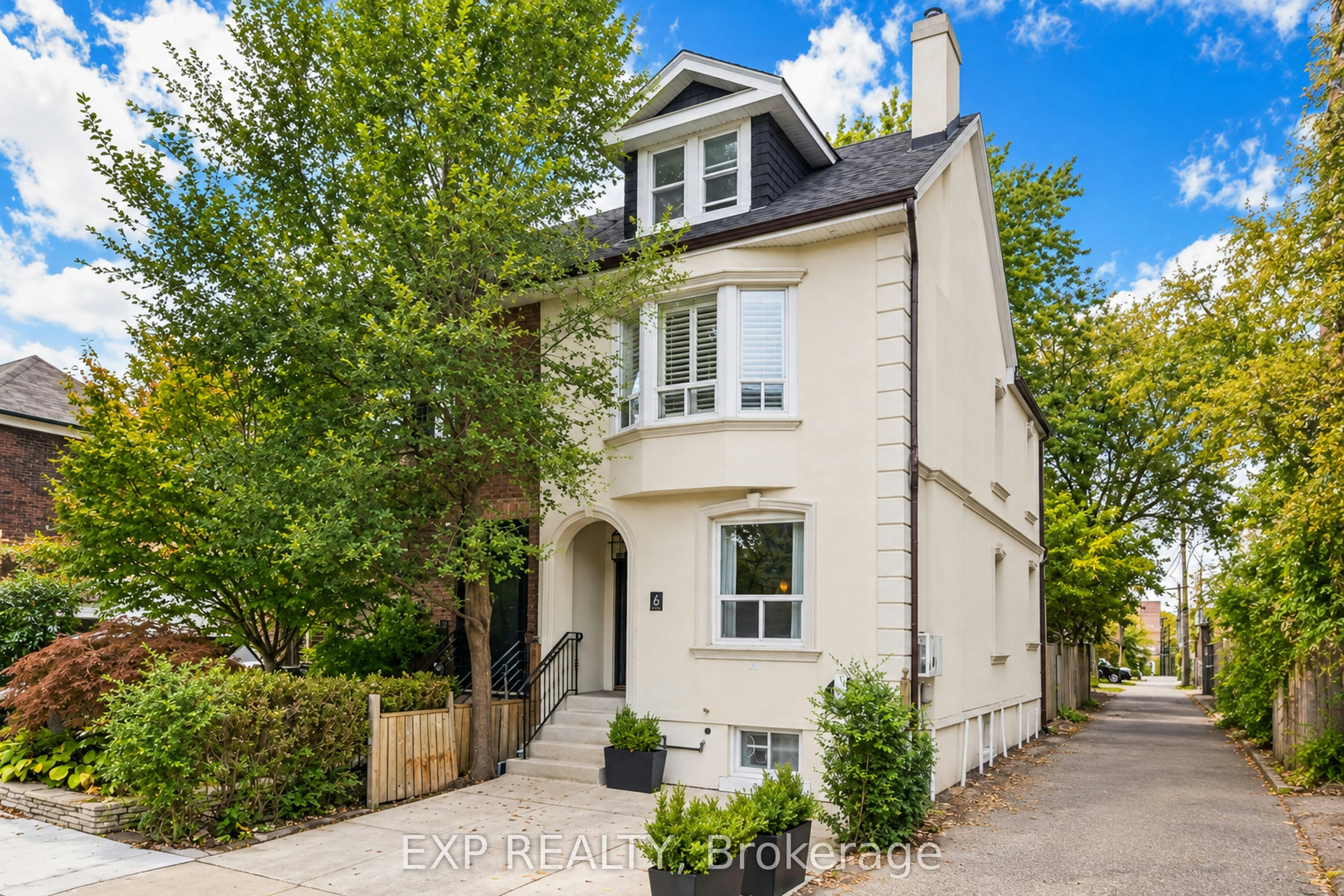 6 Louise Avenue, Toronto, ON, M6C 1E4