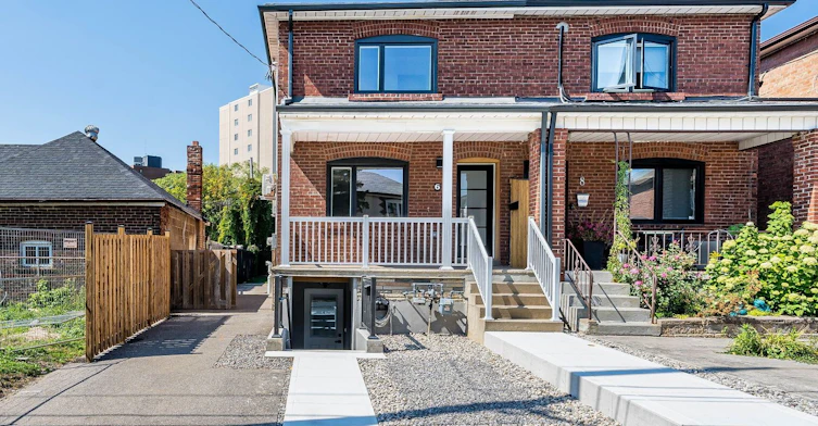 6 Greyton Crescent, Toronto, ON, M6E 2G2