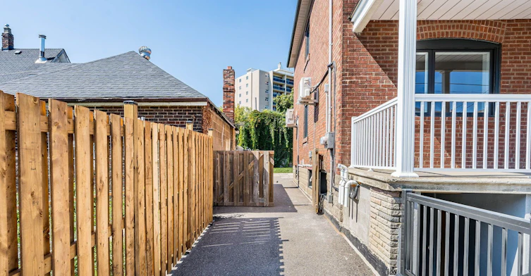 6 Greyton Crescent, Toronto, ON, M6E 2G2 - 39