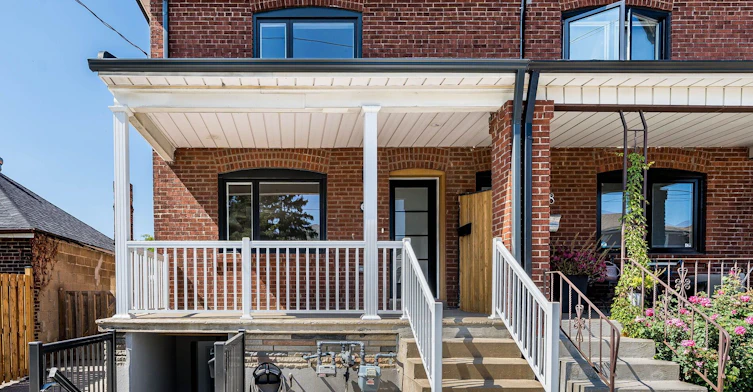 6 Greyton Crescent, Toronto, ON, M6E 2G2 - 4