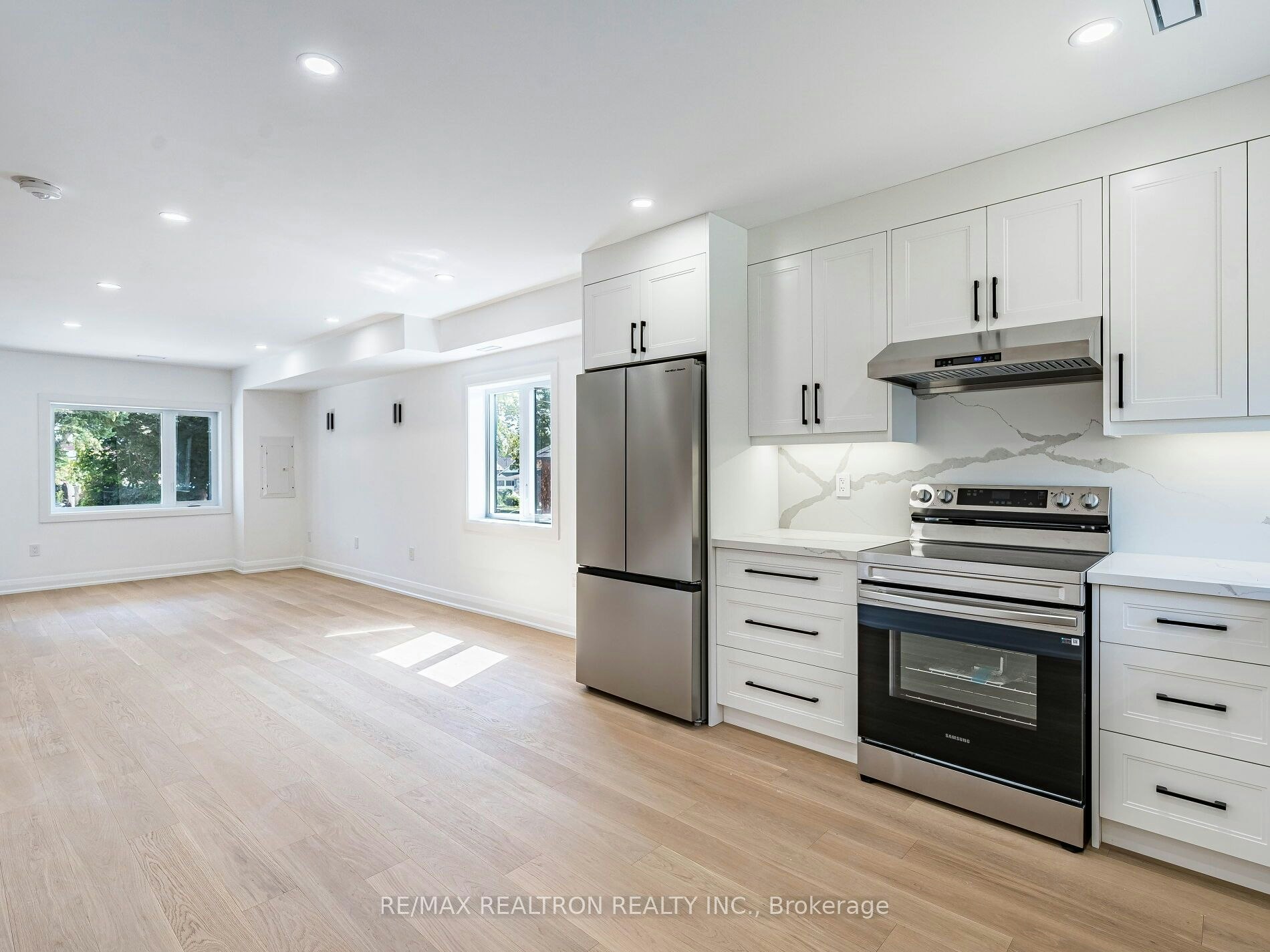 6 Greyton Crescent, Toronto, ON, M6E 2G2 - 20