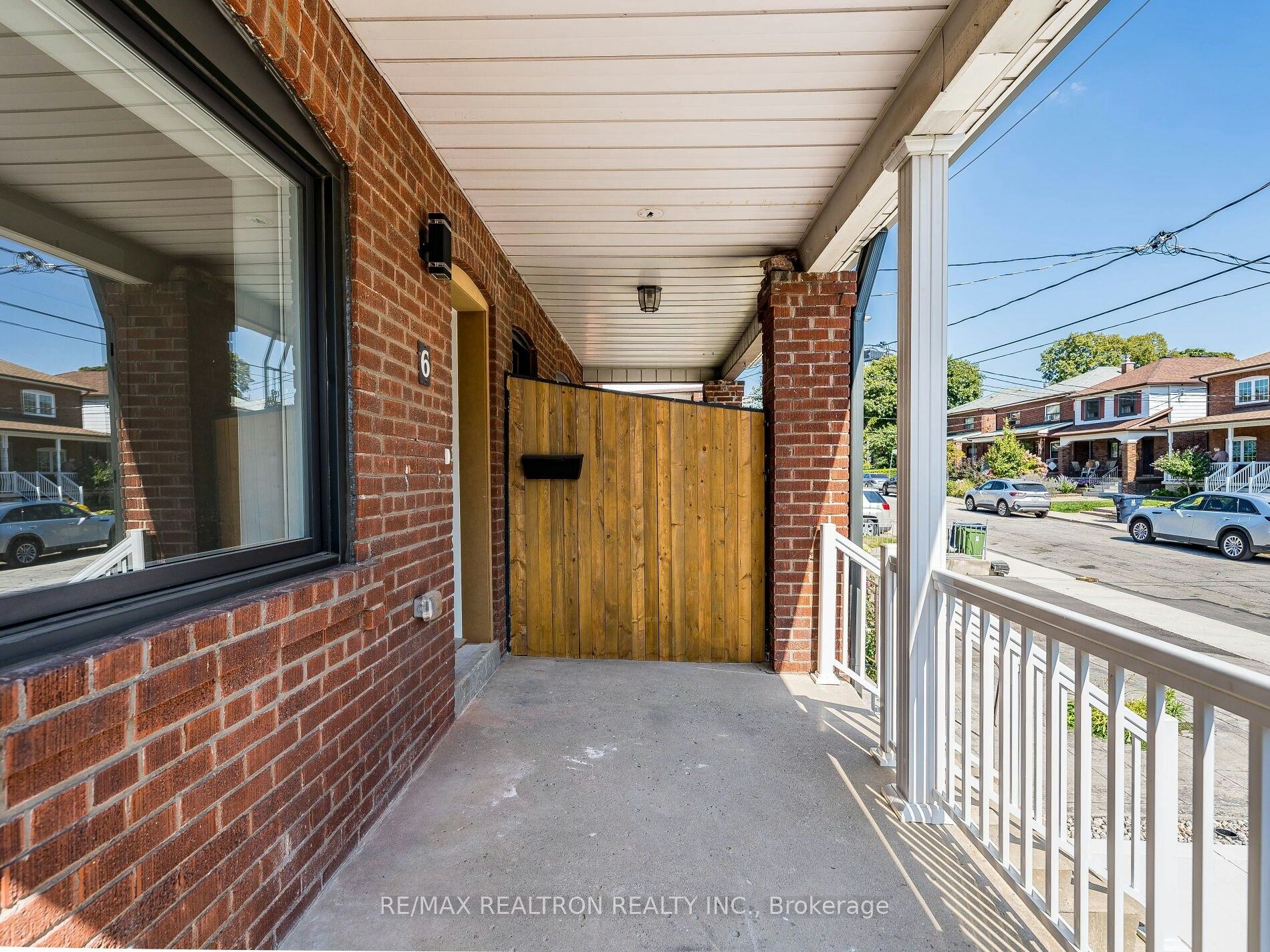 6 Greyton Crescent, Toronto, ON, M6E 2G2 - 6