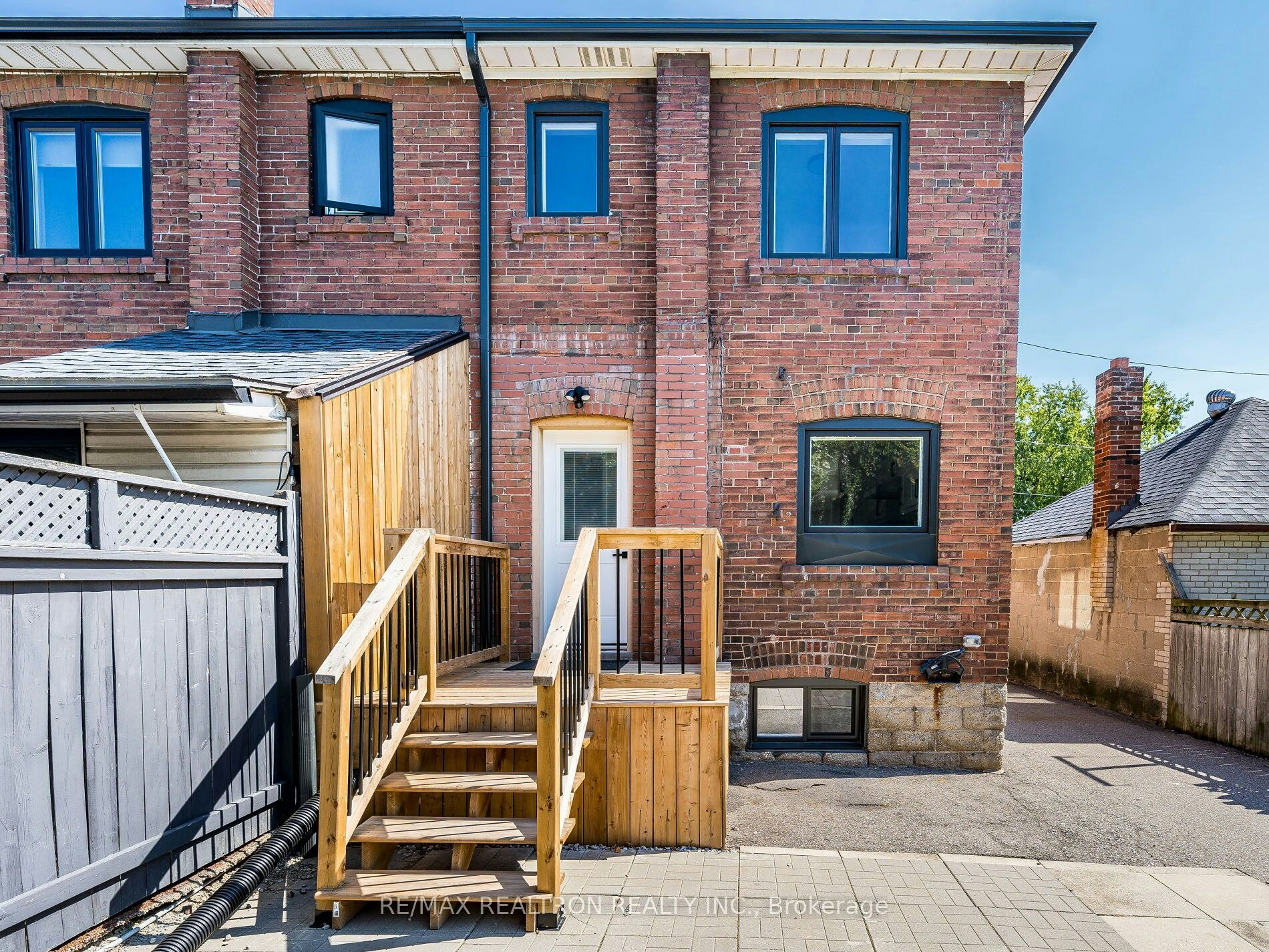 6 Greyton Crescent, Toronto, ON, M6E 2G2 - 45