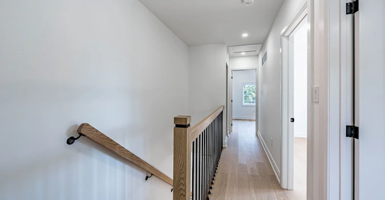 6 Greyton Crescent, Toronto, ON, M6E 2G2 - 23