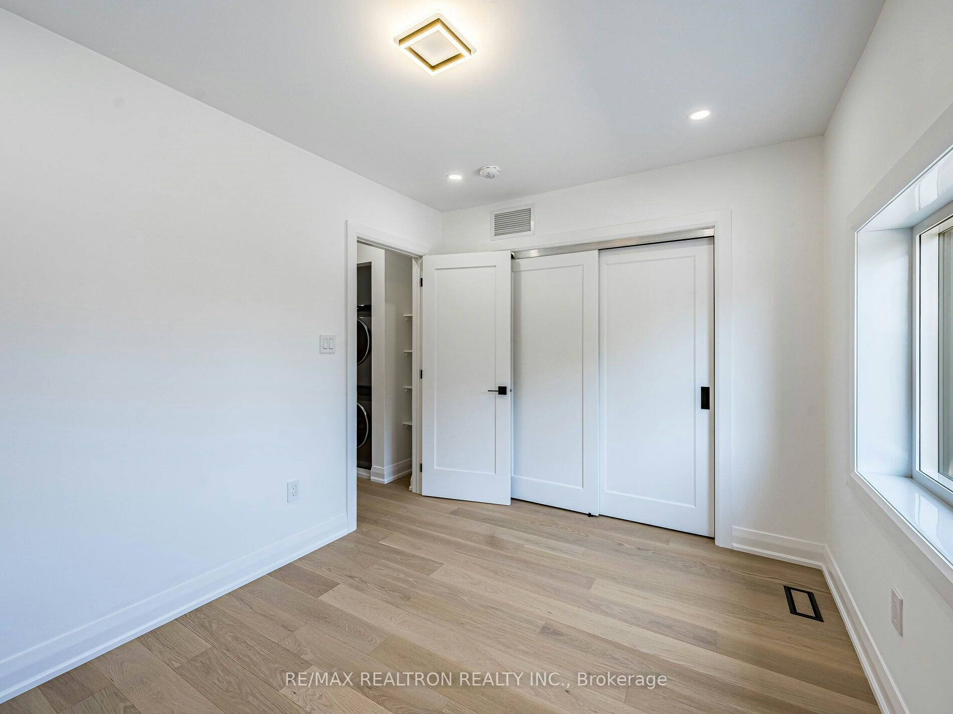 6 Greyton Crescent, Toronto, ON, M6E 2G2 - 26