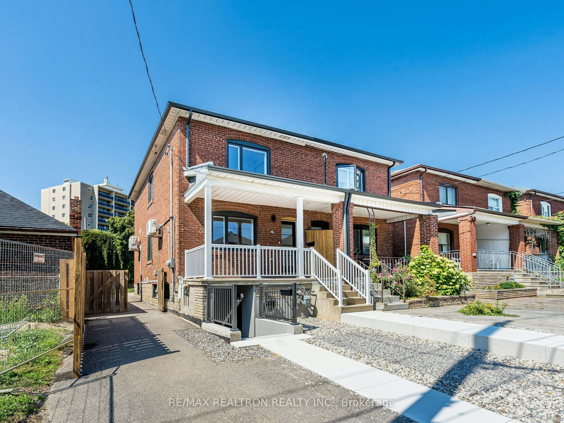 6 Greyton Crescent, Toronto, ON, M6E 2G2 - 2