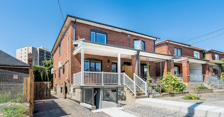 6 Greyton Crescent, Toronto, ON, M6E 2G2 - 2