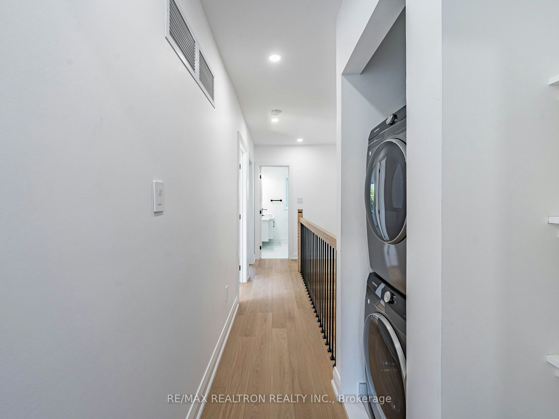6 Greyton Crescent, Toronto, ON, M6E 2G2 - 28