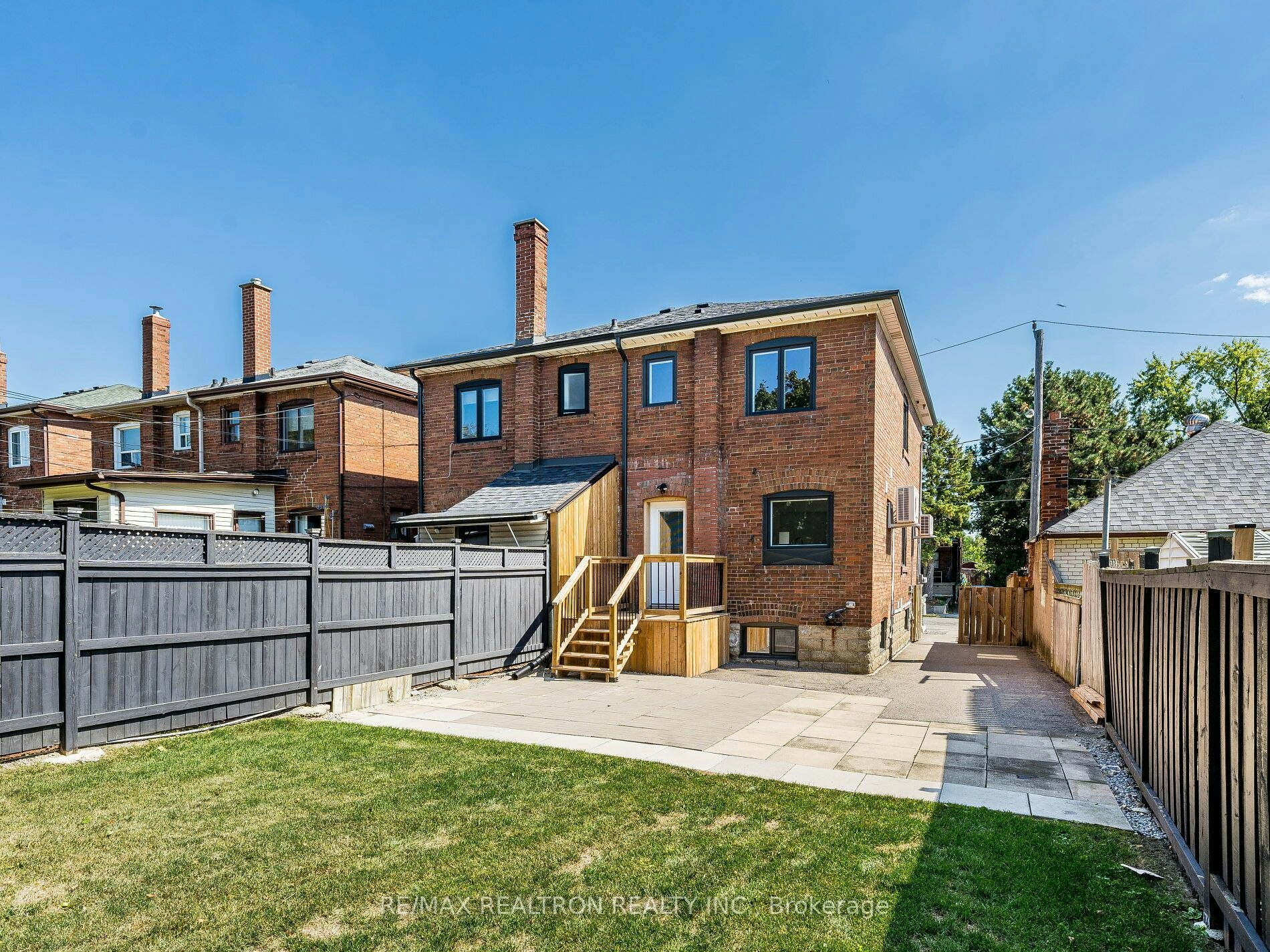 6 Greyton Crescent, Toronto, ON, M6E 2G2 - 44