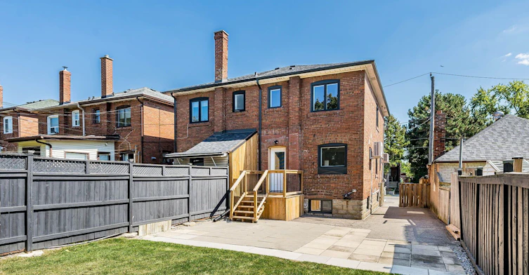 6 Greyton Crescent, Toronto, ON, M6E 2G2 - 44