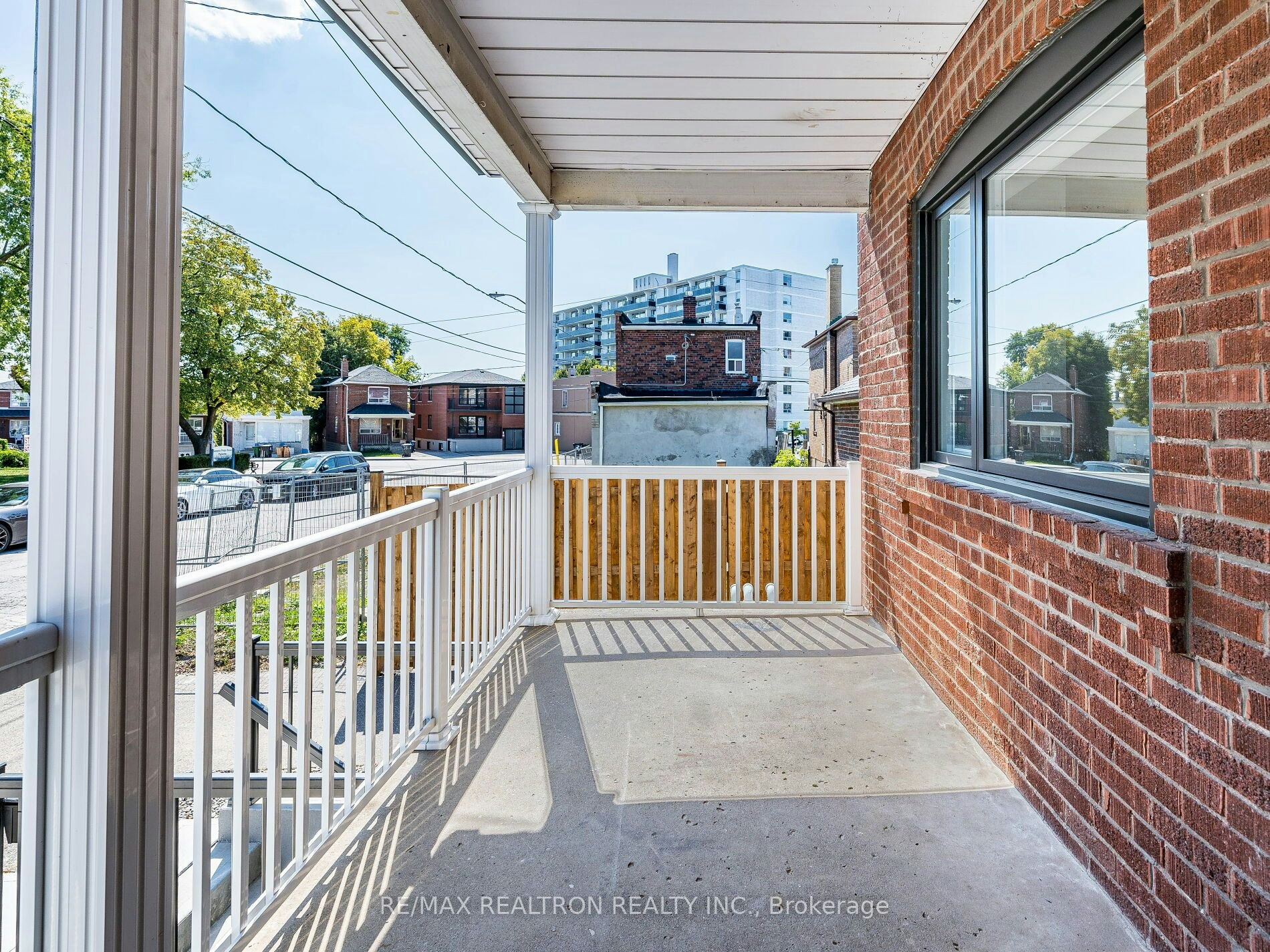 6 Greyton Crescent, Toronto, ON, M6E 2G2 - 5