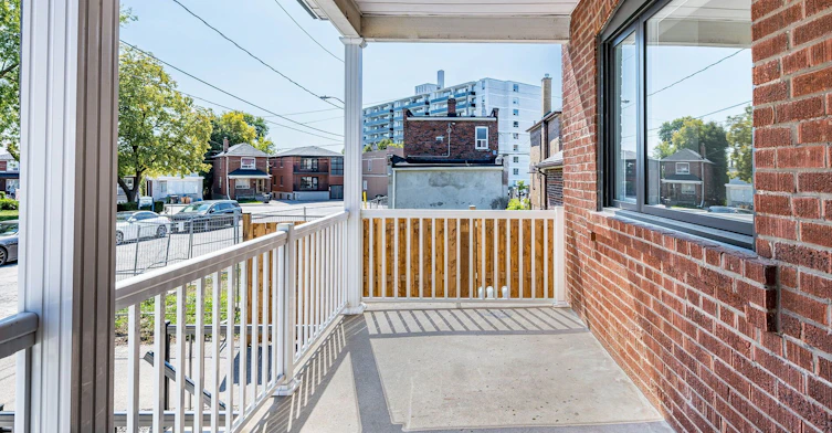 6 Greyton Crescent, Toronto, ON, M6E 2G2 - 5