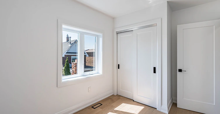 6 Greyton Crescent, Toronto, ON, M6E 2G2 - 30