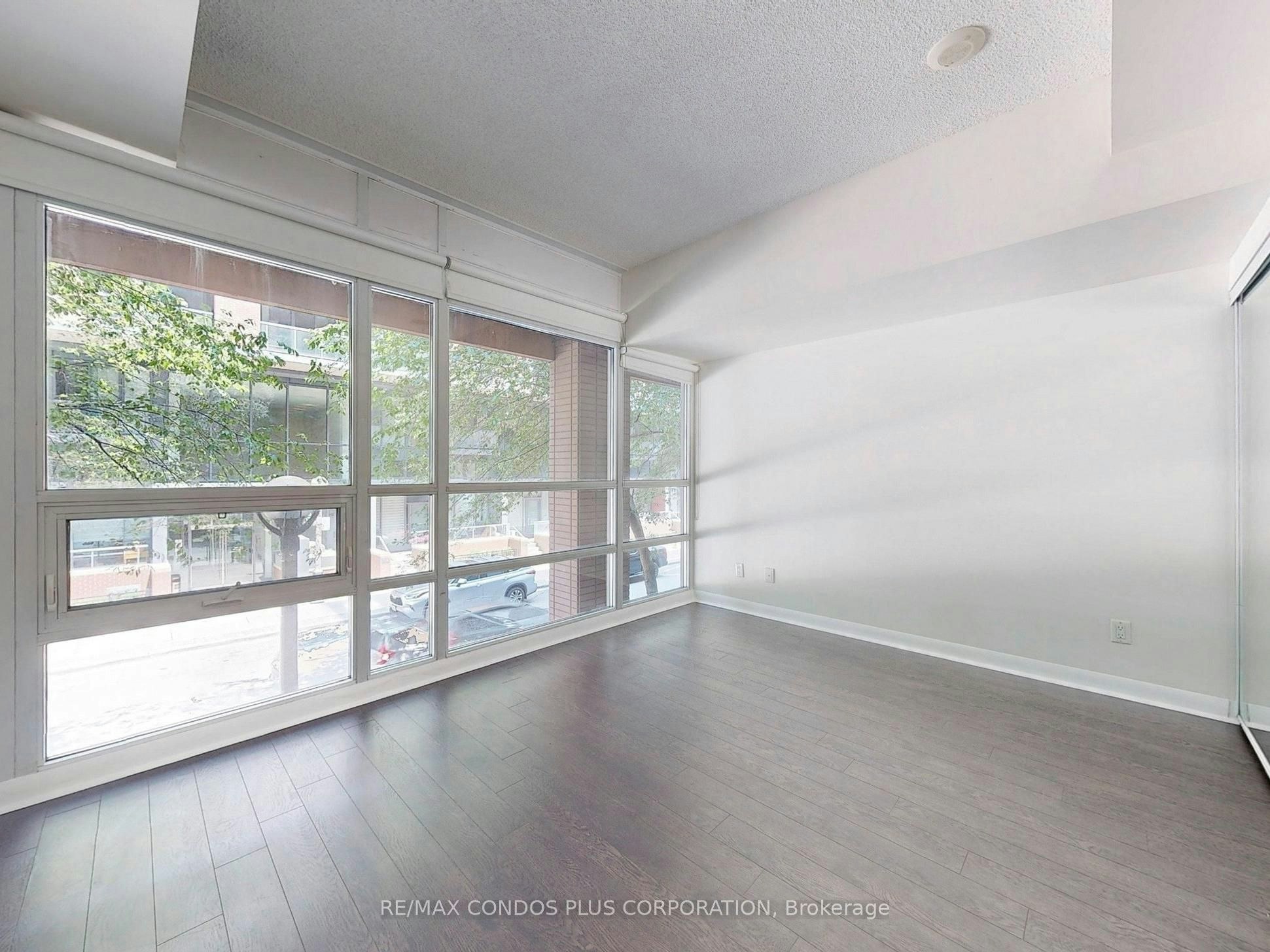 103-15 Bruyeres Mews, Toronto, ON, M5V 0A7 - 27