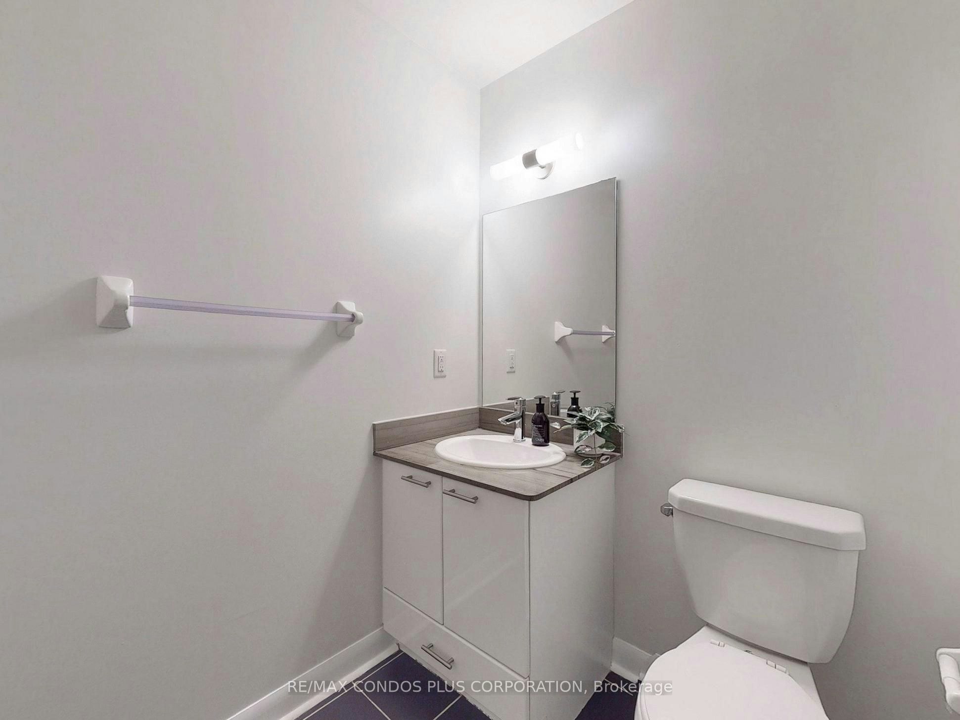 103-15 Bruyeres Mews, Toronto, ON, M5V 0A7 - 33