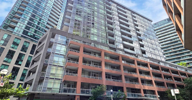 103-15 Bruyeres Mews, Toronto, ON, M5V 0A7 - 2