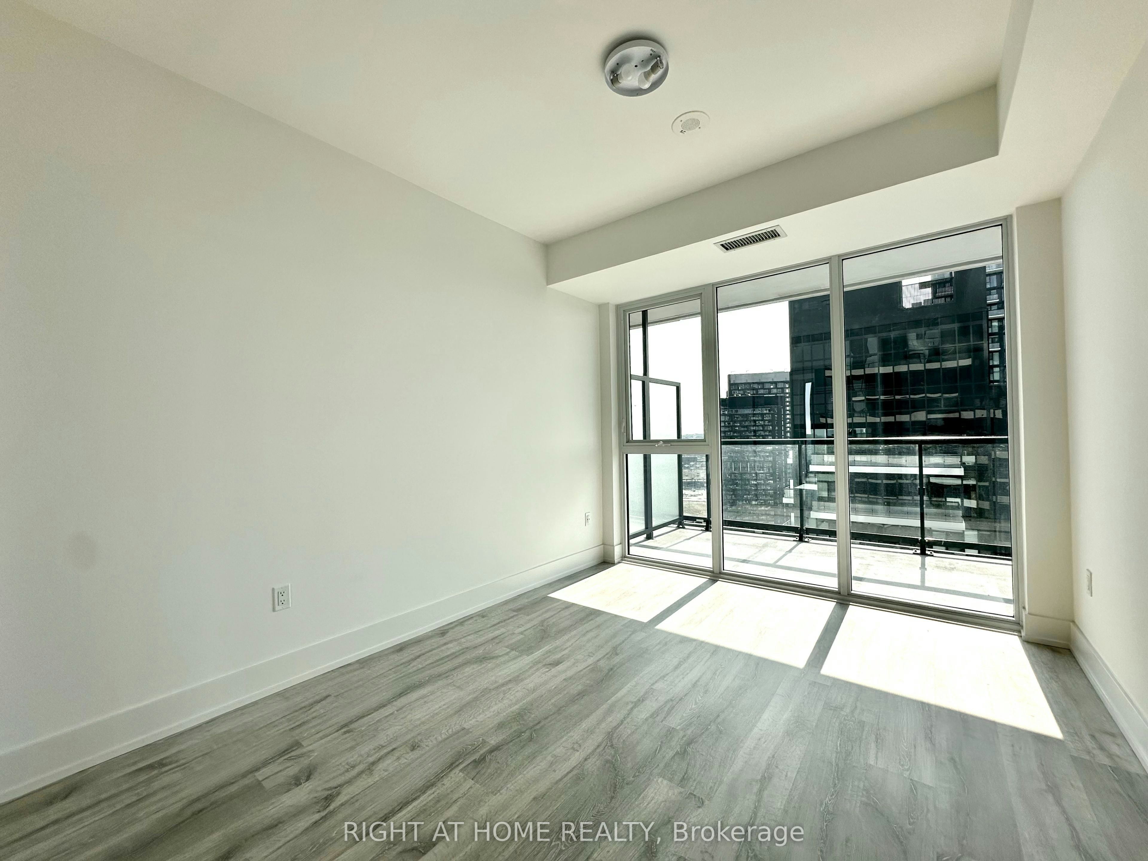 2905-10 Inn ON The Park Drive, Toronto, ON, M3C 0P9 - 7